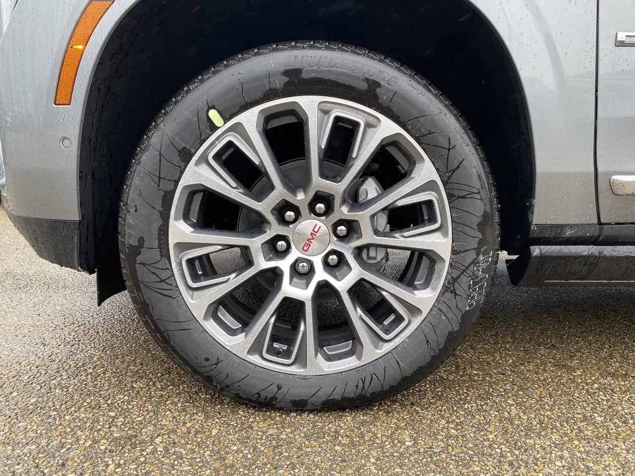 GMC Yukon снимка GMC Yukon