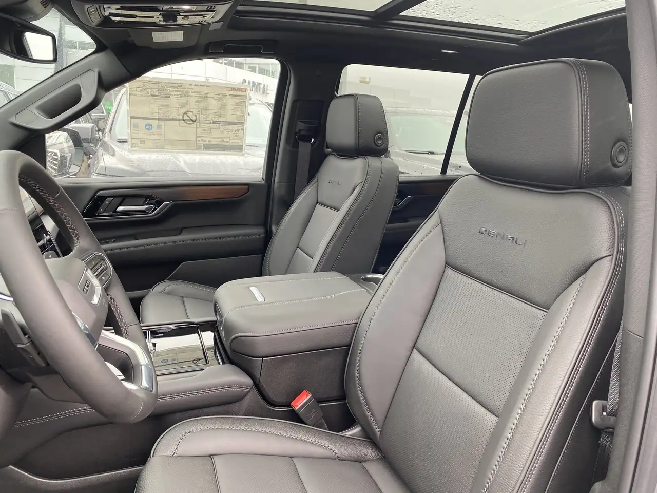 GMC Yukon снимка GMC Yukon