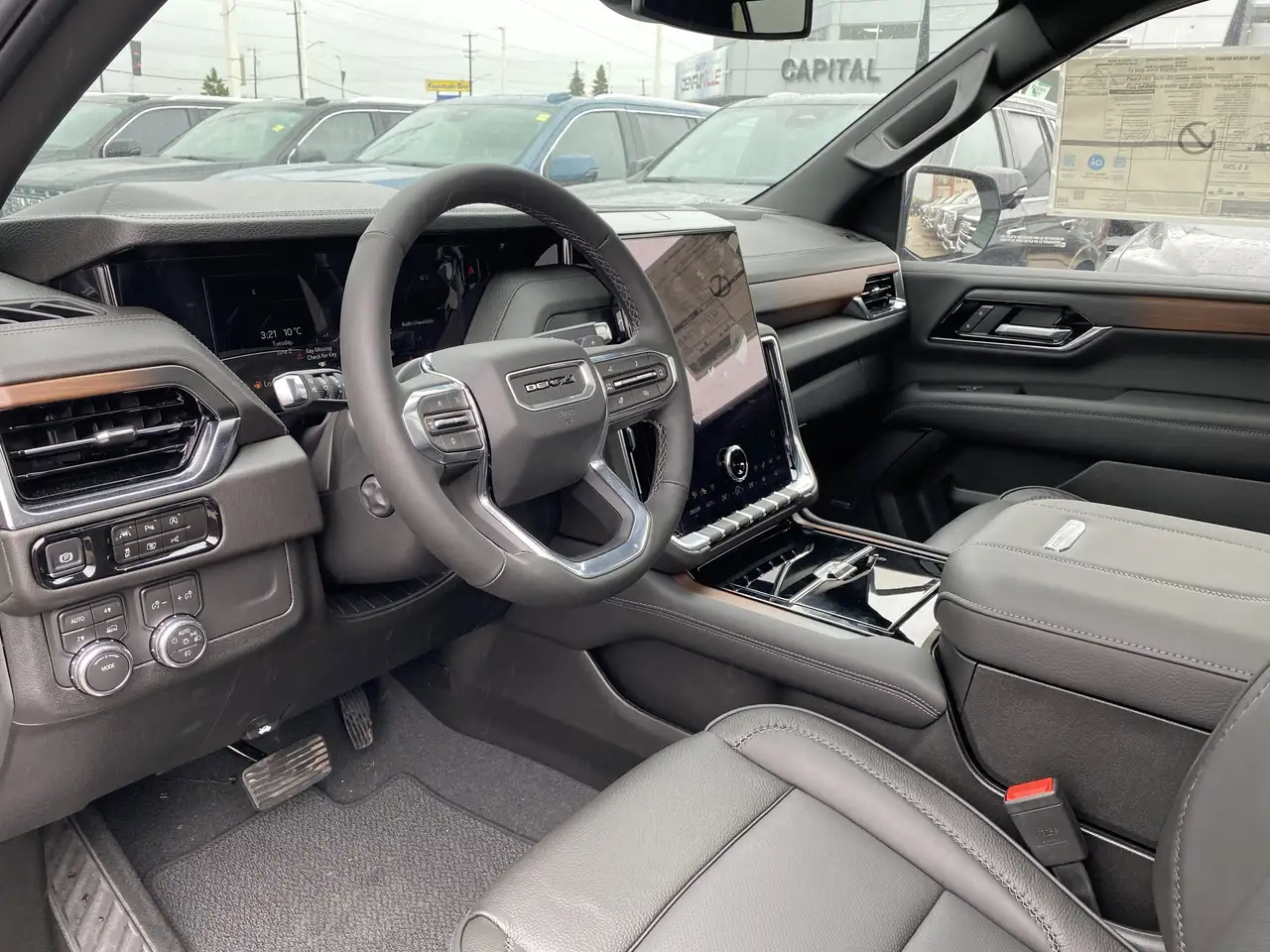GMC Yukon снимка GMC Yukon