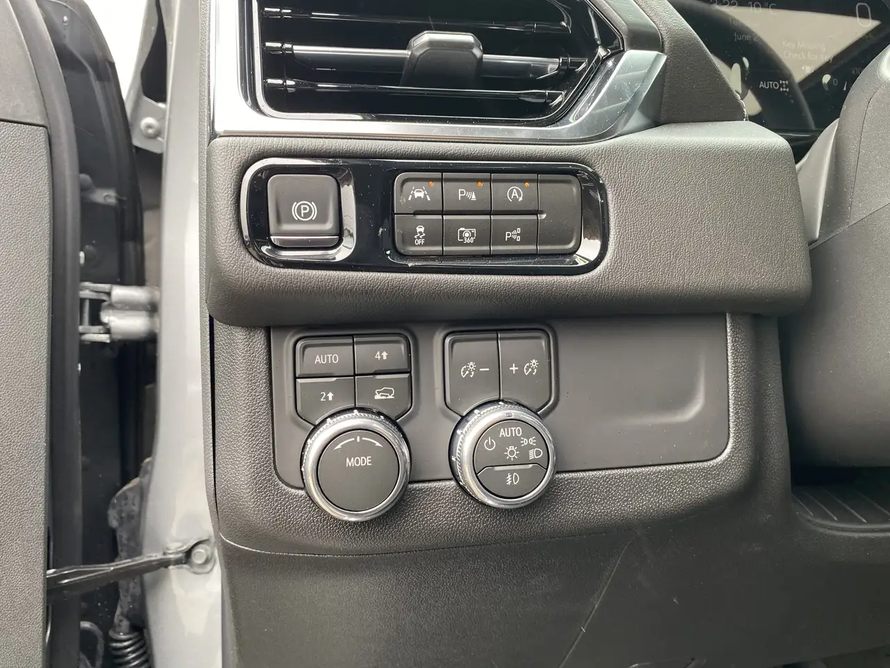 GMC Yukon снимка GMC Yukon