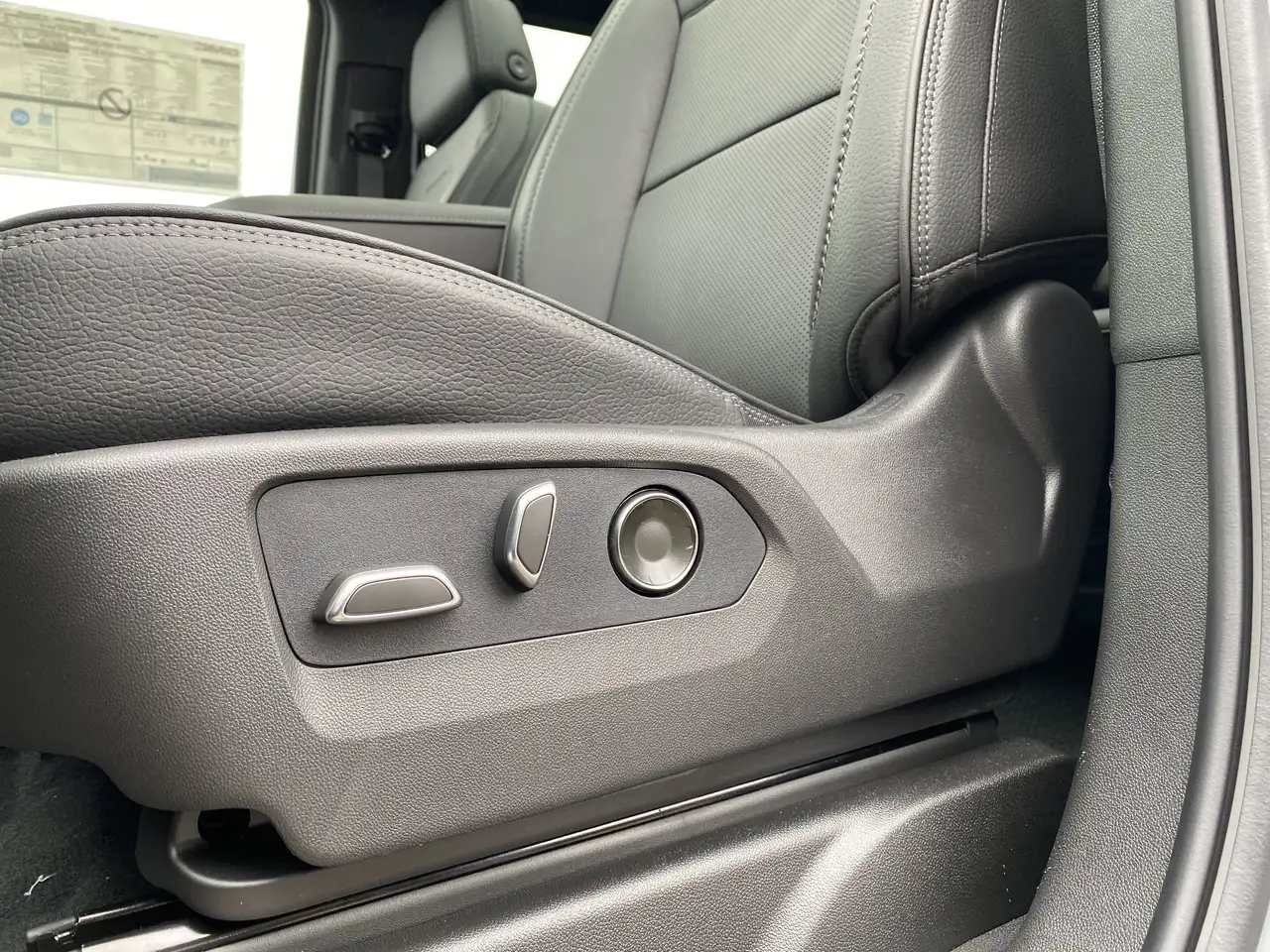 GMC Yukon снимка GMC Yukon