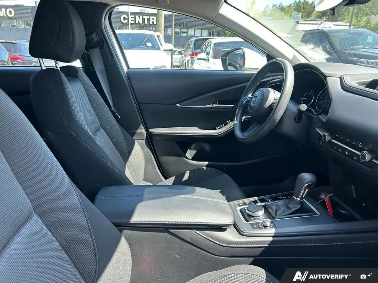 Mazda CX-30 photo Mazda CX-30