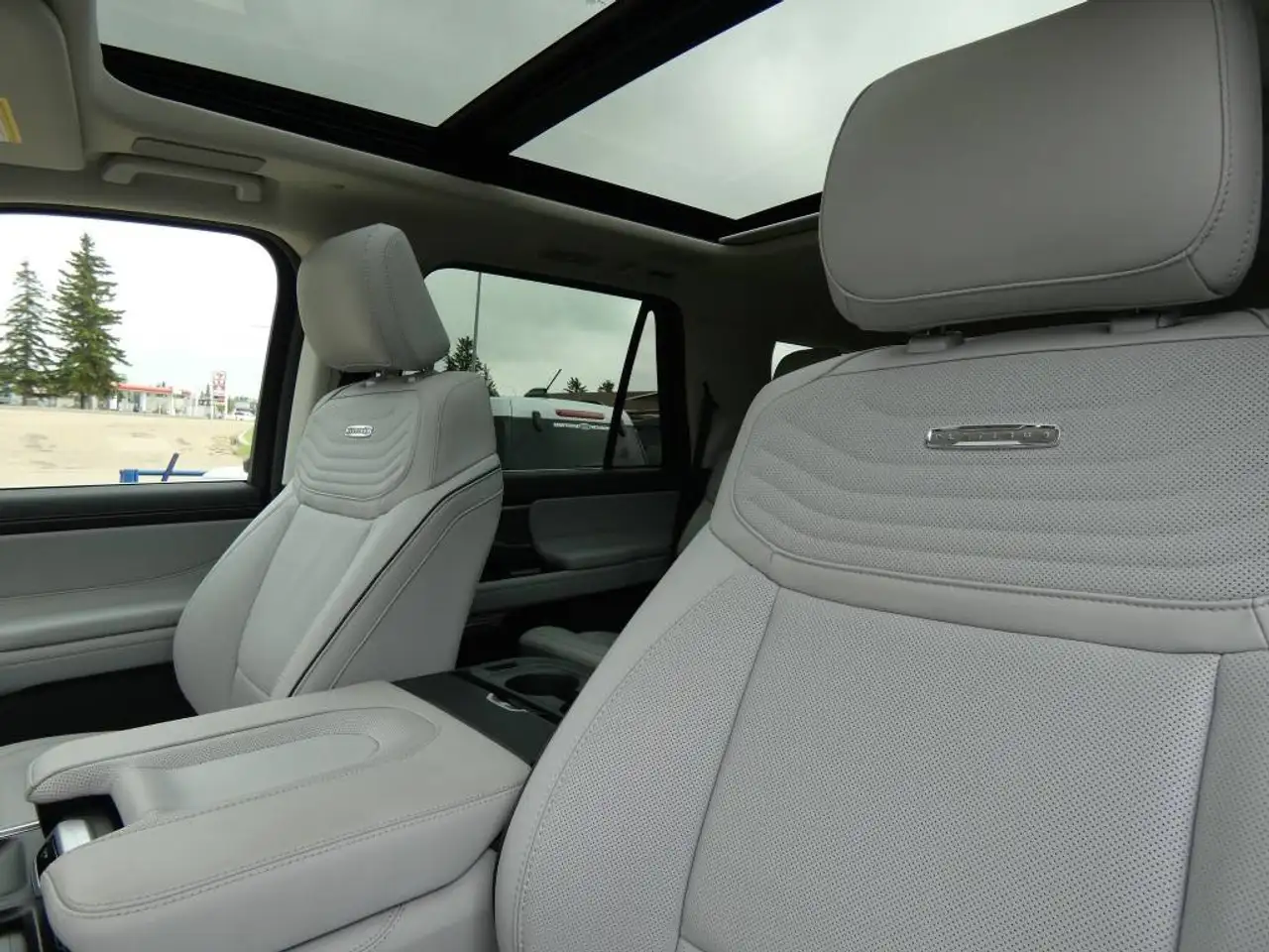 Ford Expedition photo Ford Expedition
