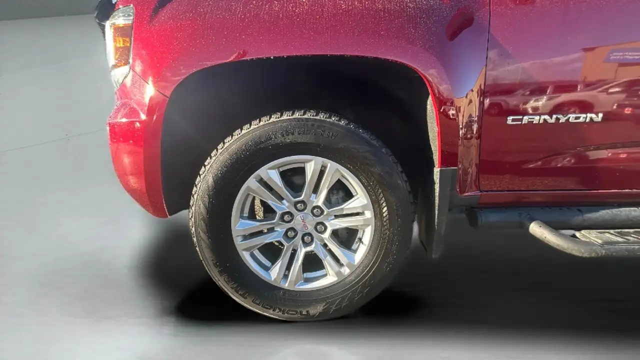 GMC Canyon photo GMC Canyon