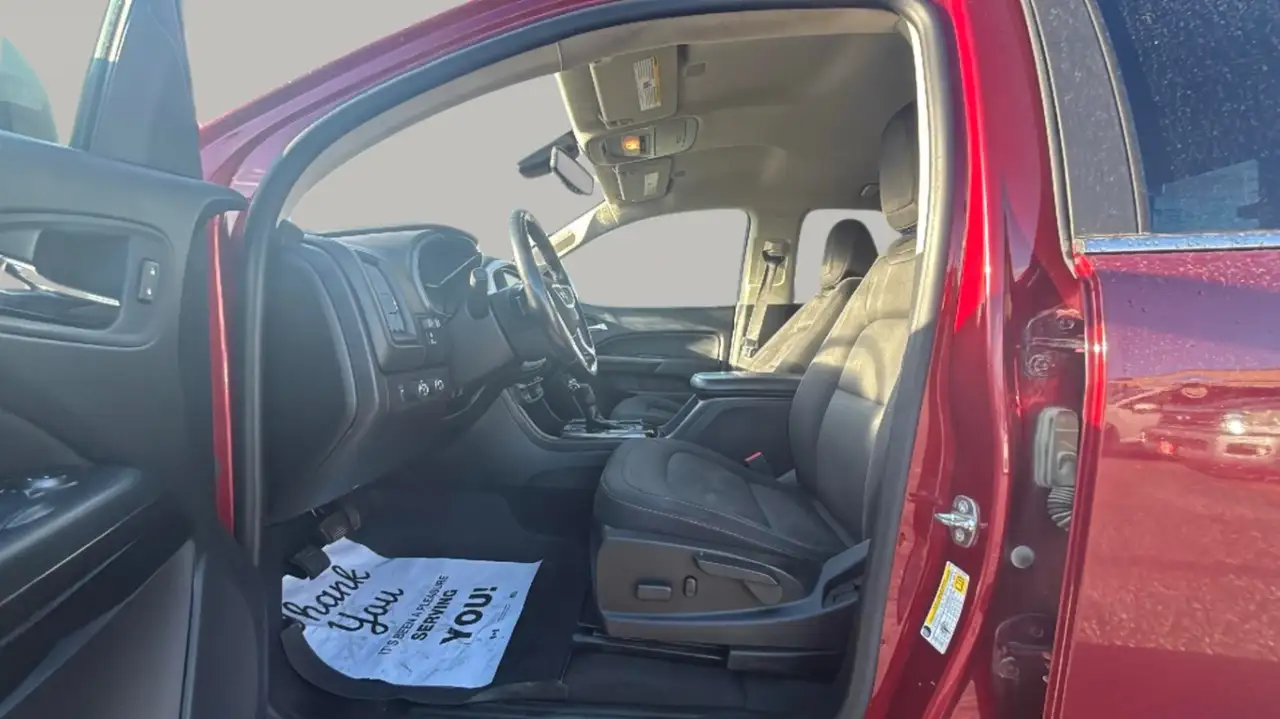 GMC Canyon photo GMC Canyon