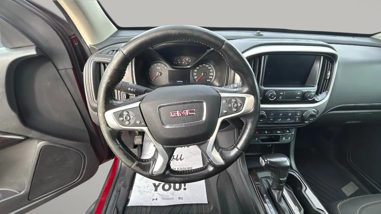 GMC Canyon photo GMC Canyon