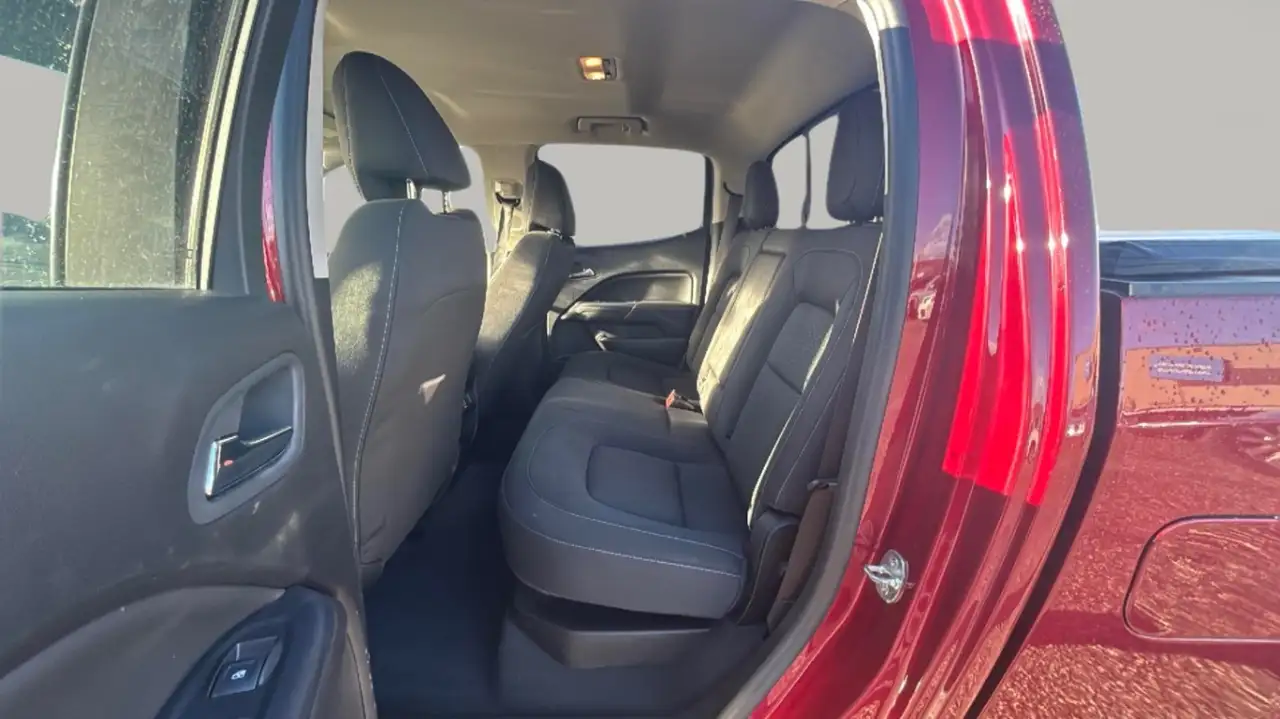 GMC Canyon photo GMC Canyon