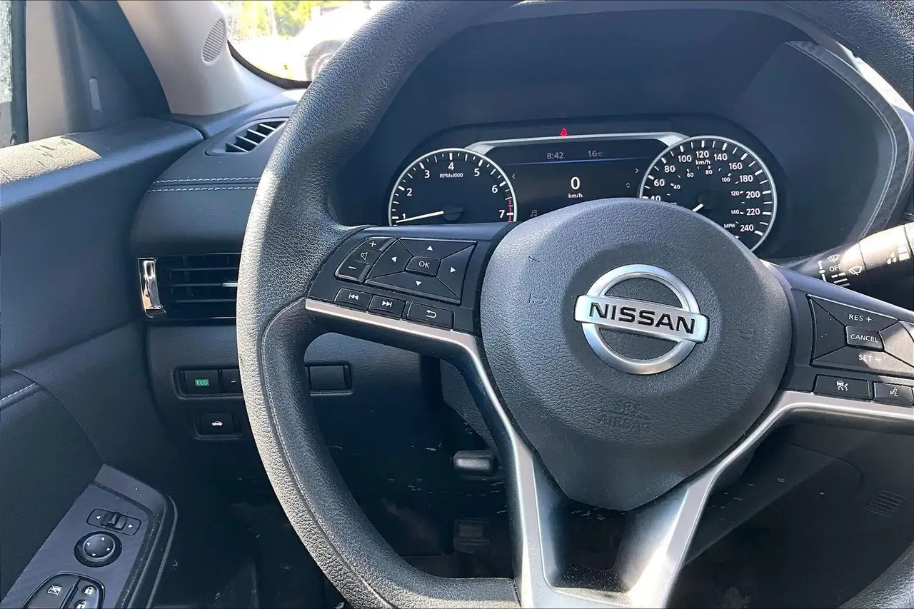 Nissan Sentra fotografie Nissan Sentra