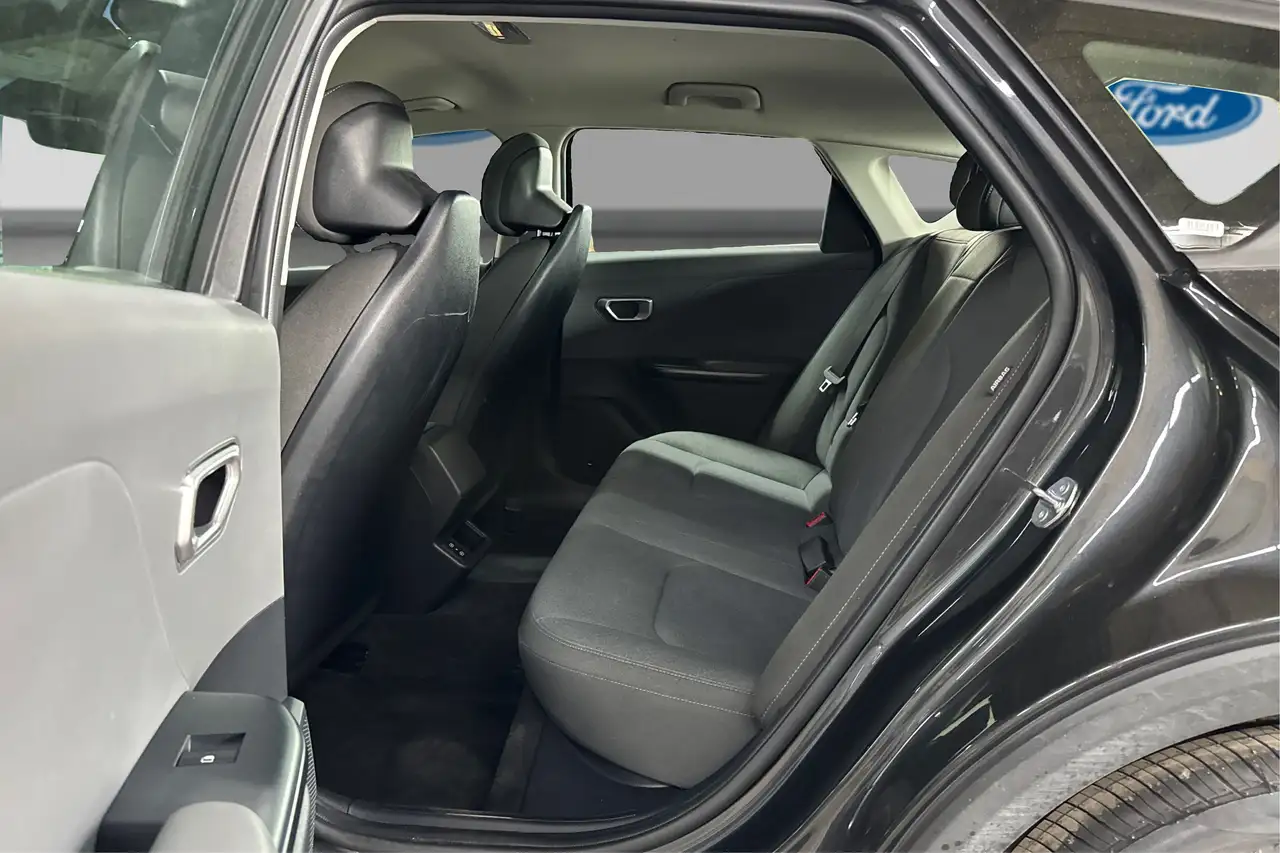 Kia K4 снимка Kia K4