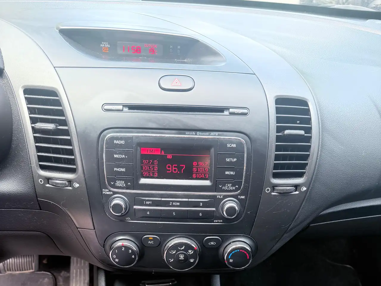 Kia Forte снимка Kia Forte