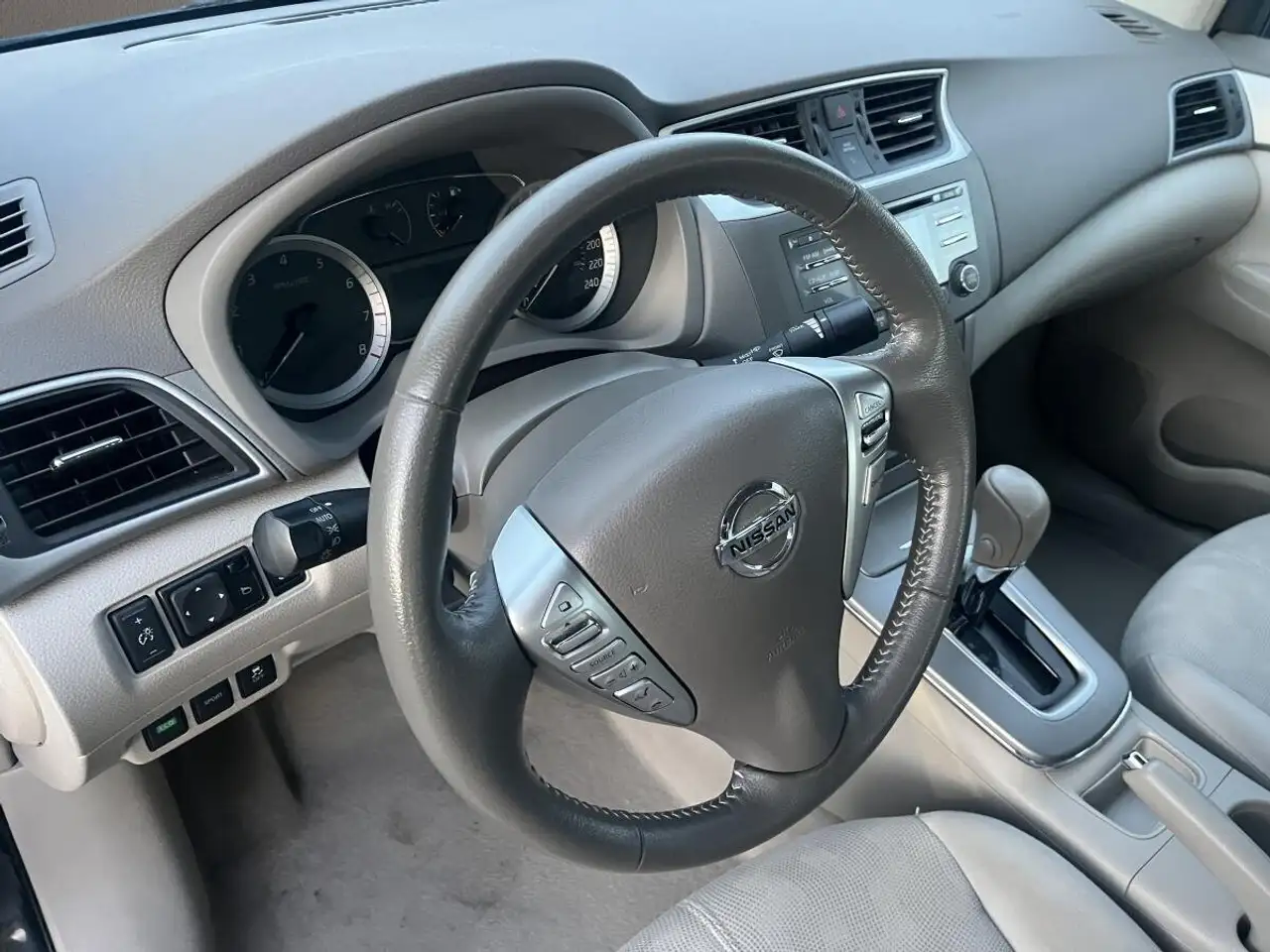 Nissan Sentra снимка Nissan Sentra