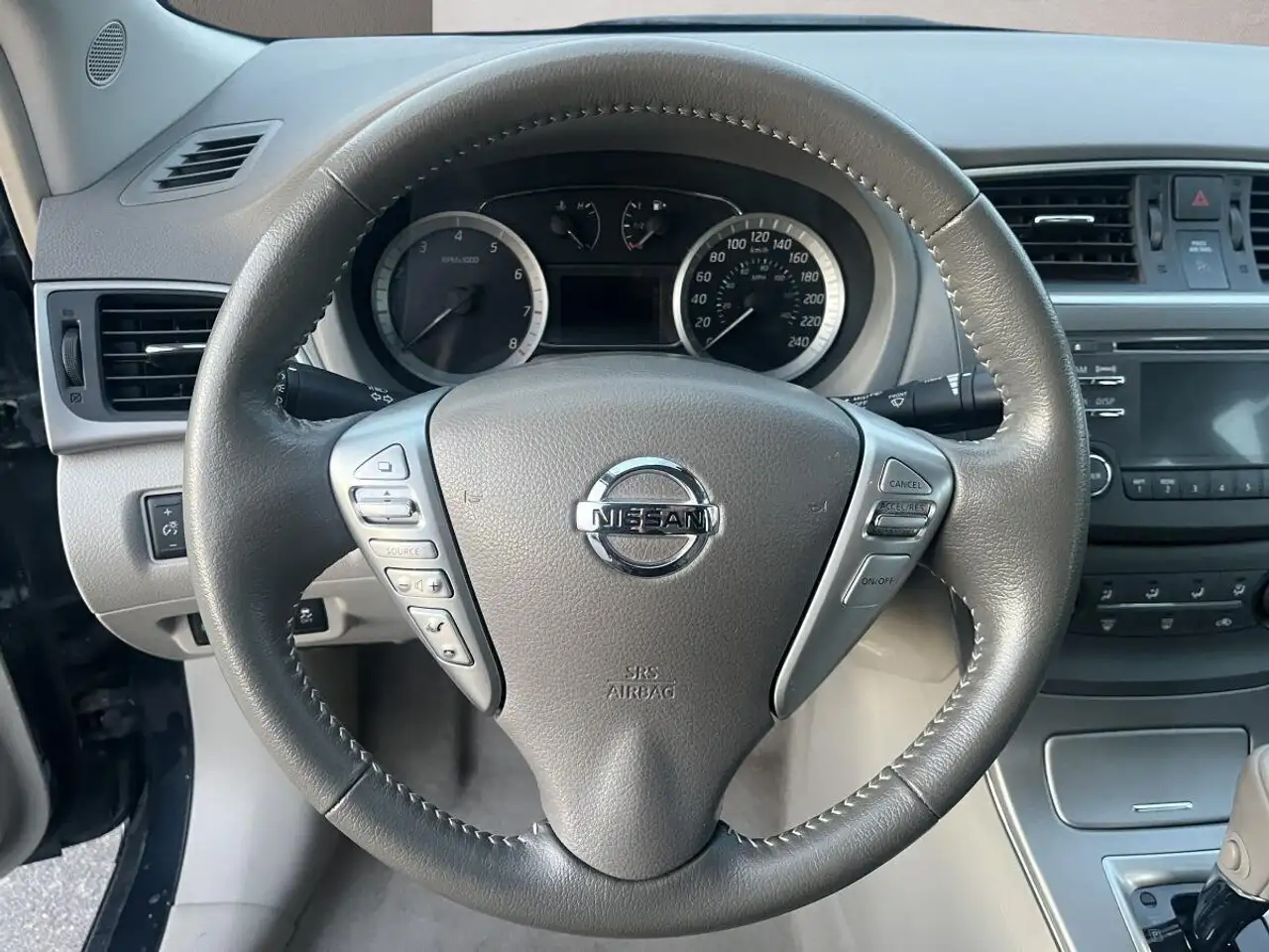 Nissan Sentra снимка Nissan Sentra