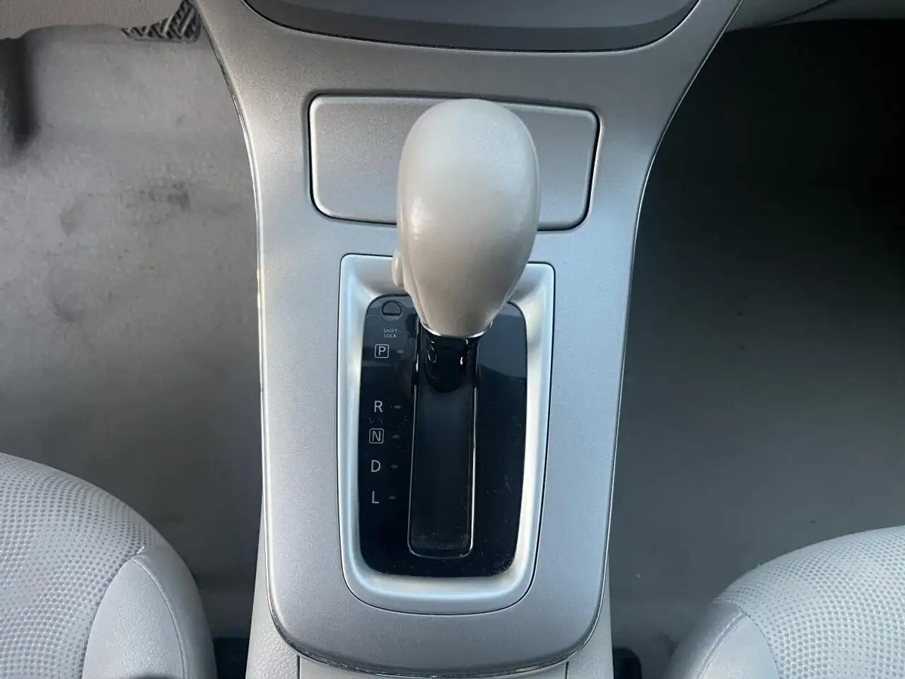 Nissan Sentra снимка Nissan Sentra