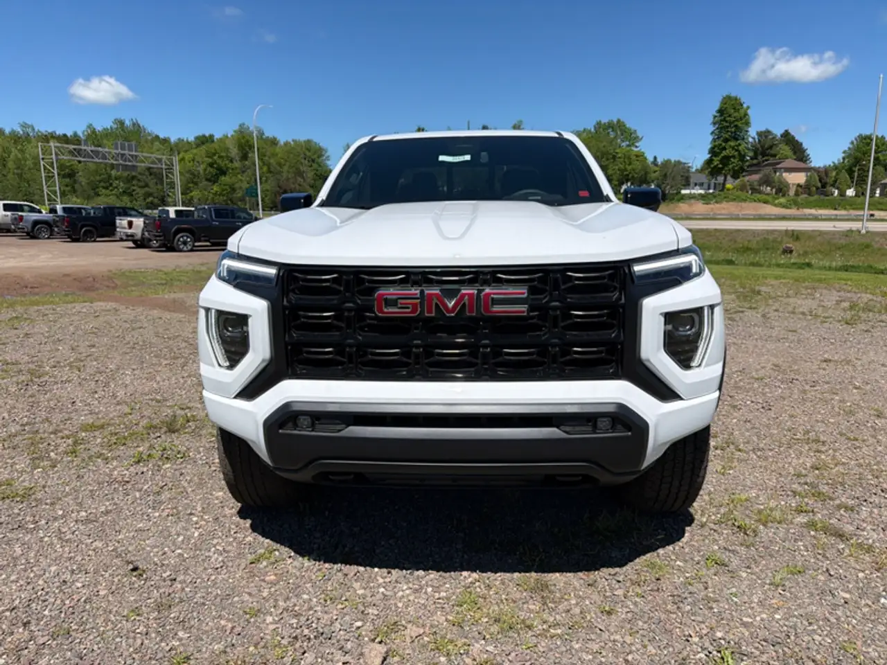 GMC Canyon photo GMC Canyon