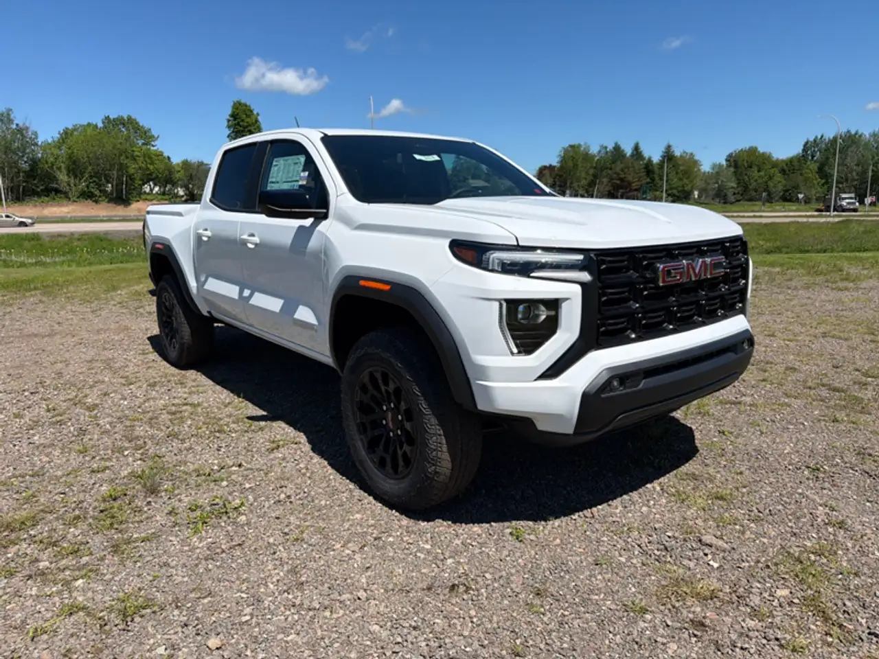 GMC Canyon photo GMC Canyon
