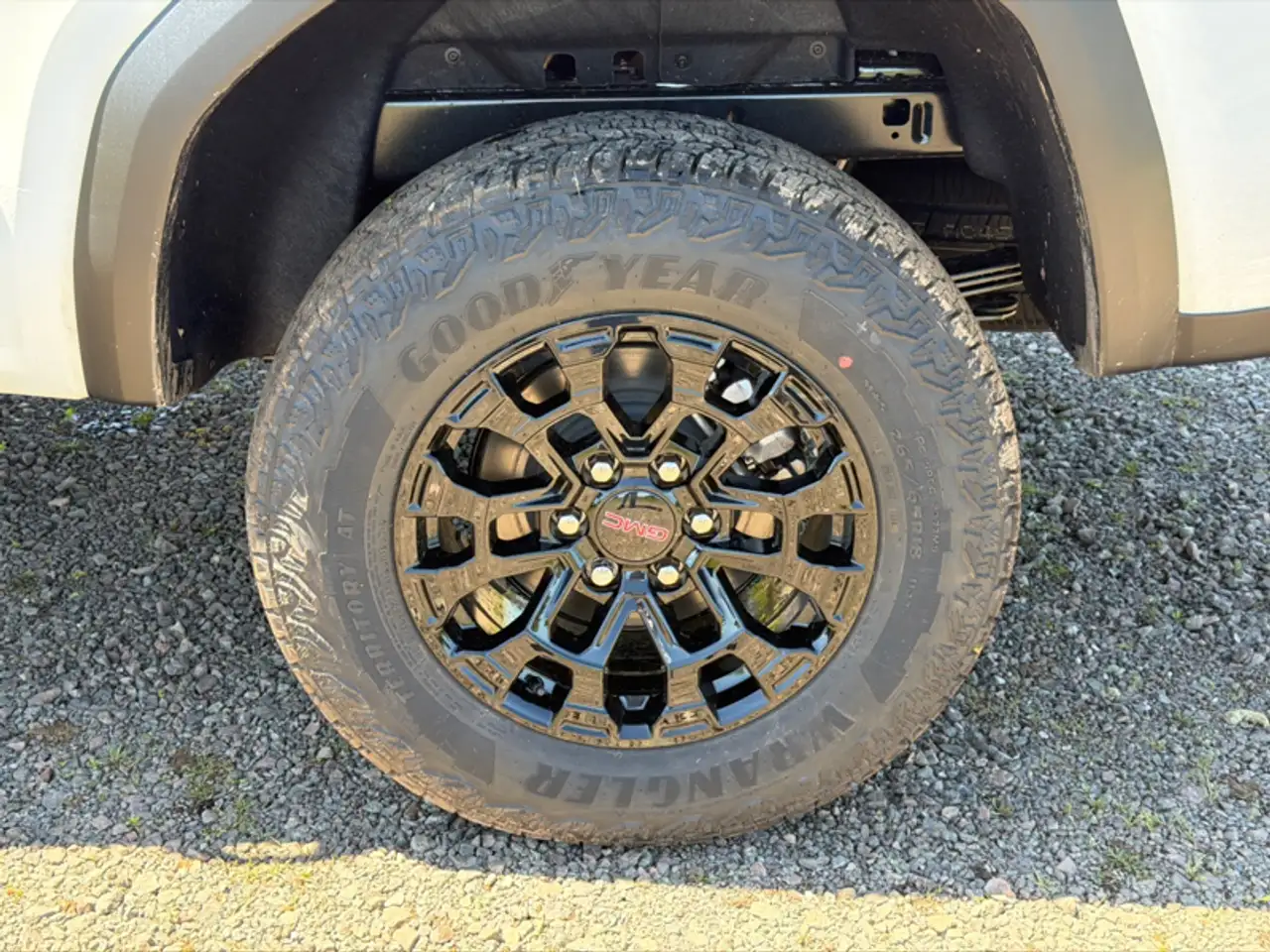GMC Canyon photo GMC Canyon