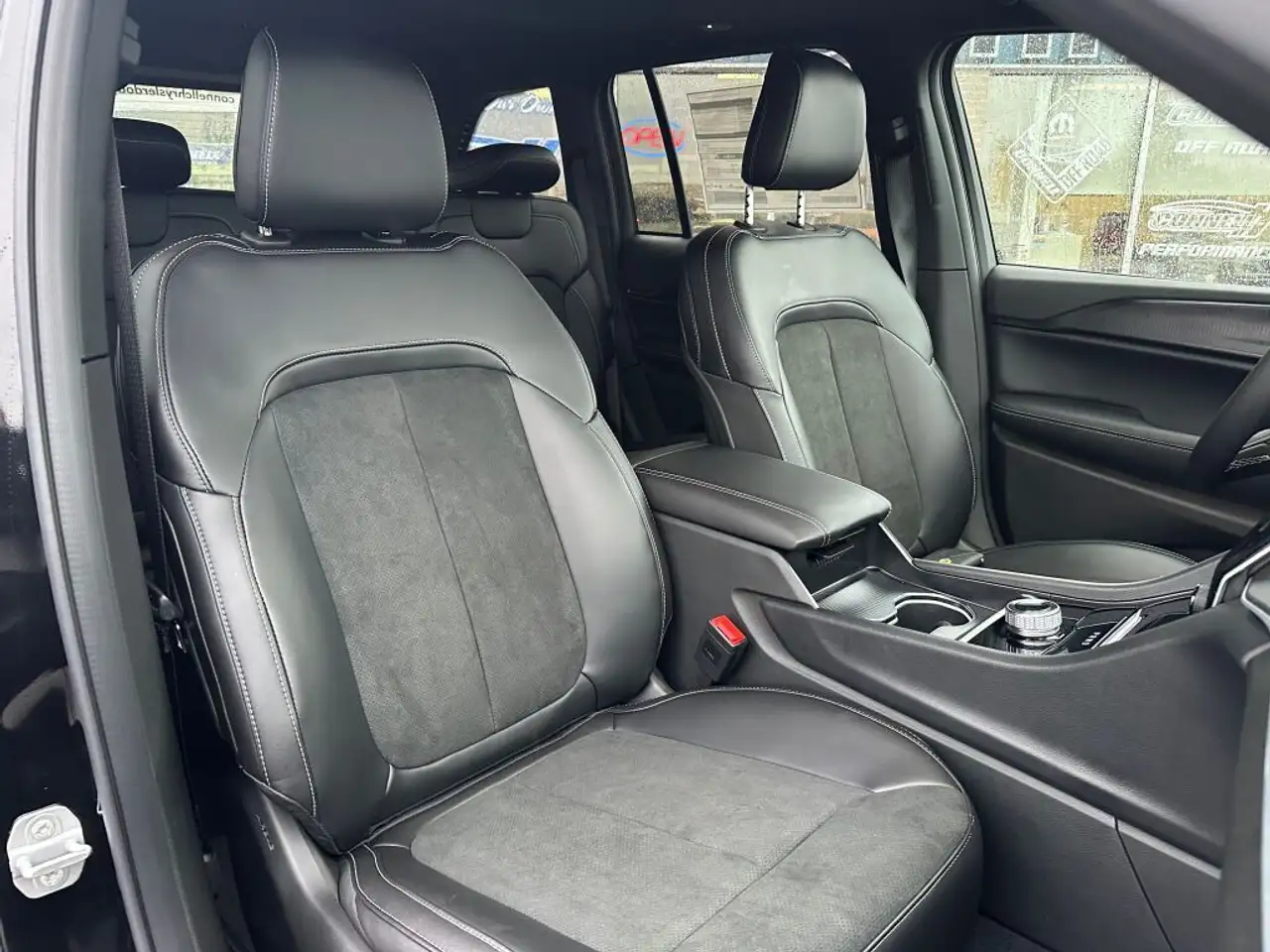 Jeep Grand Cherokee photo Jeep Grand Cherokee