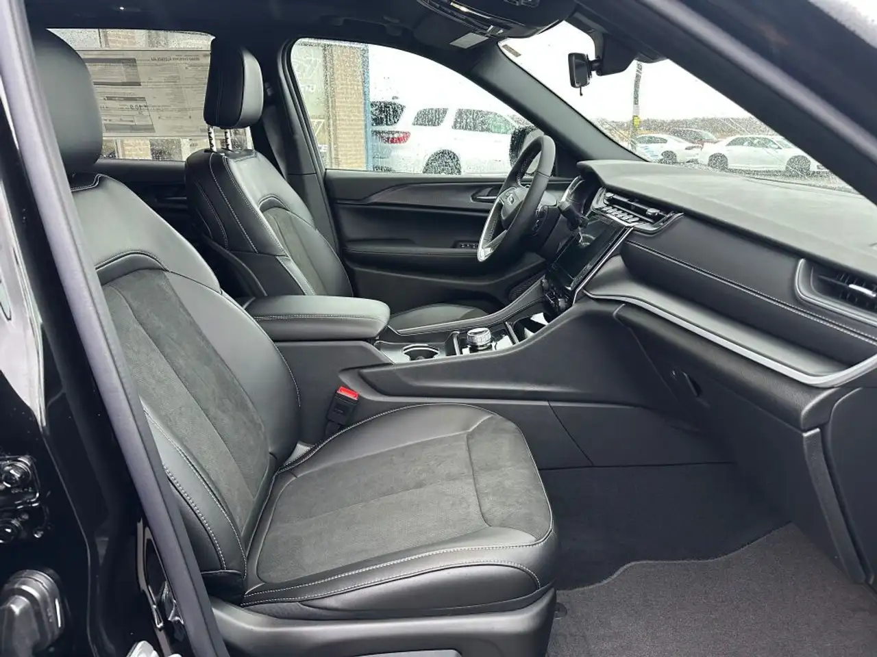 Jeep Grand Cherokee photo Jeep Grand Cherokee