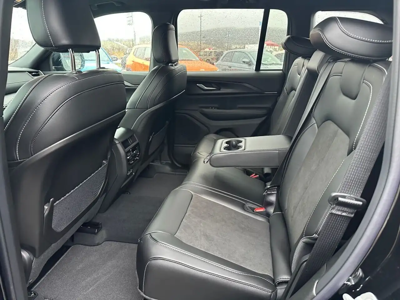 Jeep Grand Cherokee photo Jeep Grand Cherokee