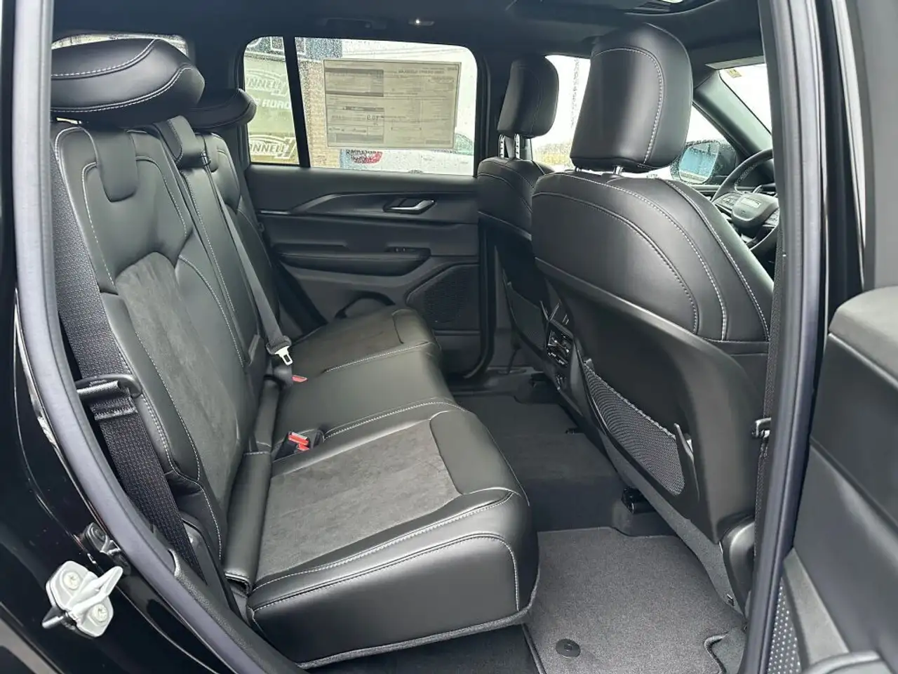 Jeep Grand Cherokee photo Jeep Grand Cherokee