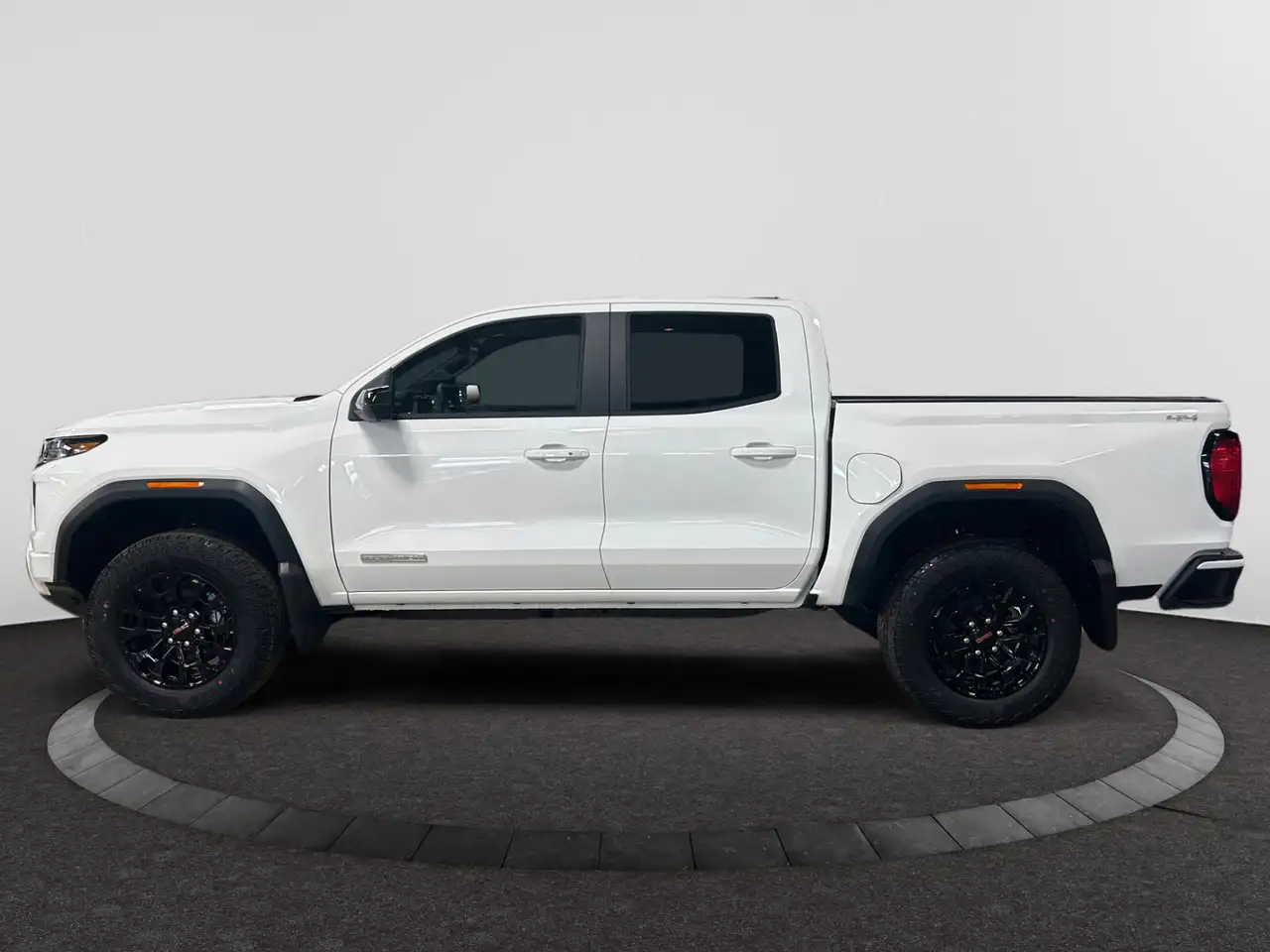 GMC Canyon снимка GMC Canyon