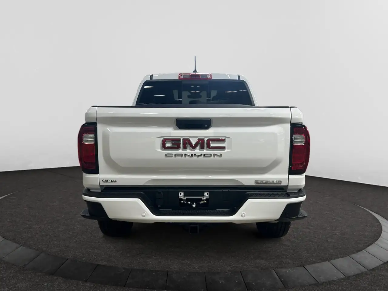 GMC Canyon снимка GMC Canyon