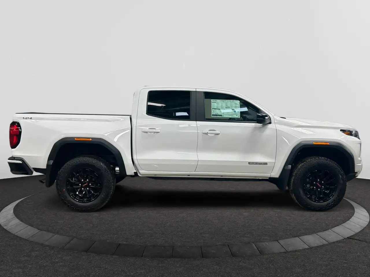 GMC Canyon снимка GMC Canyon