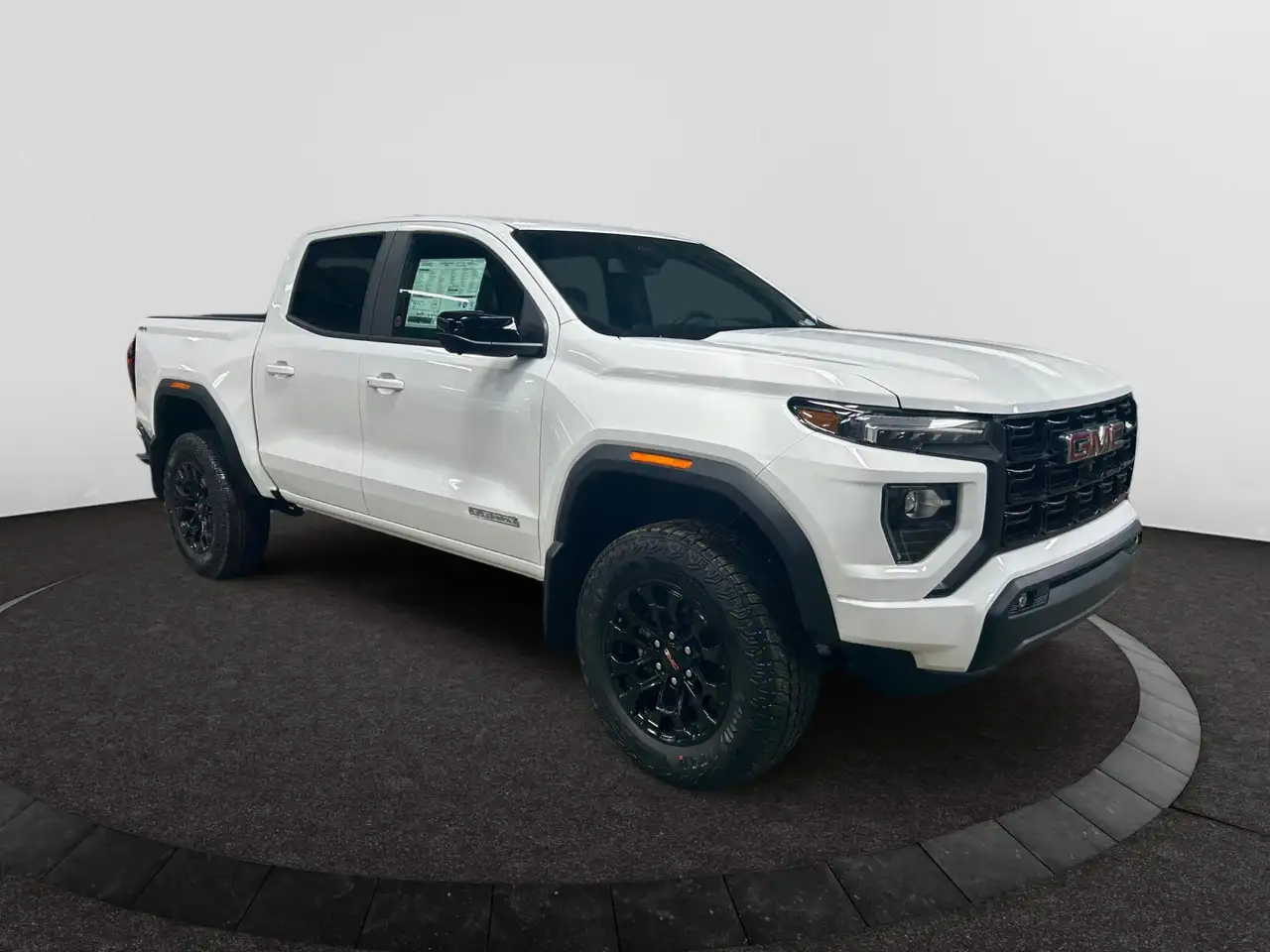 GMC Canyon снимка GMC Canyon