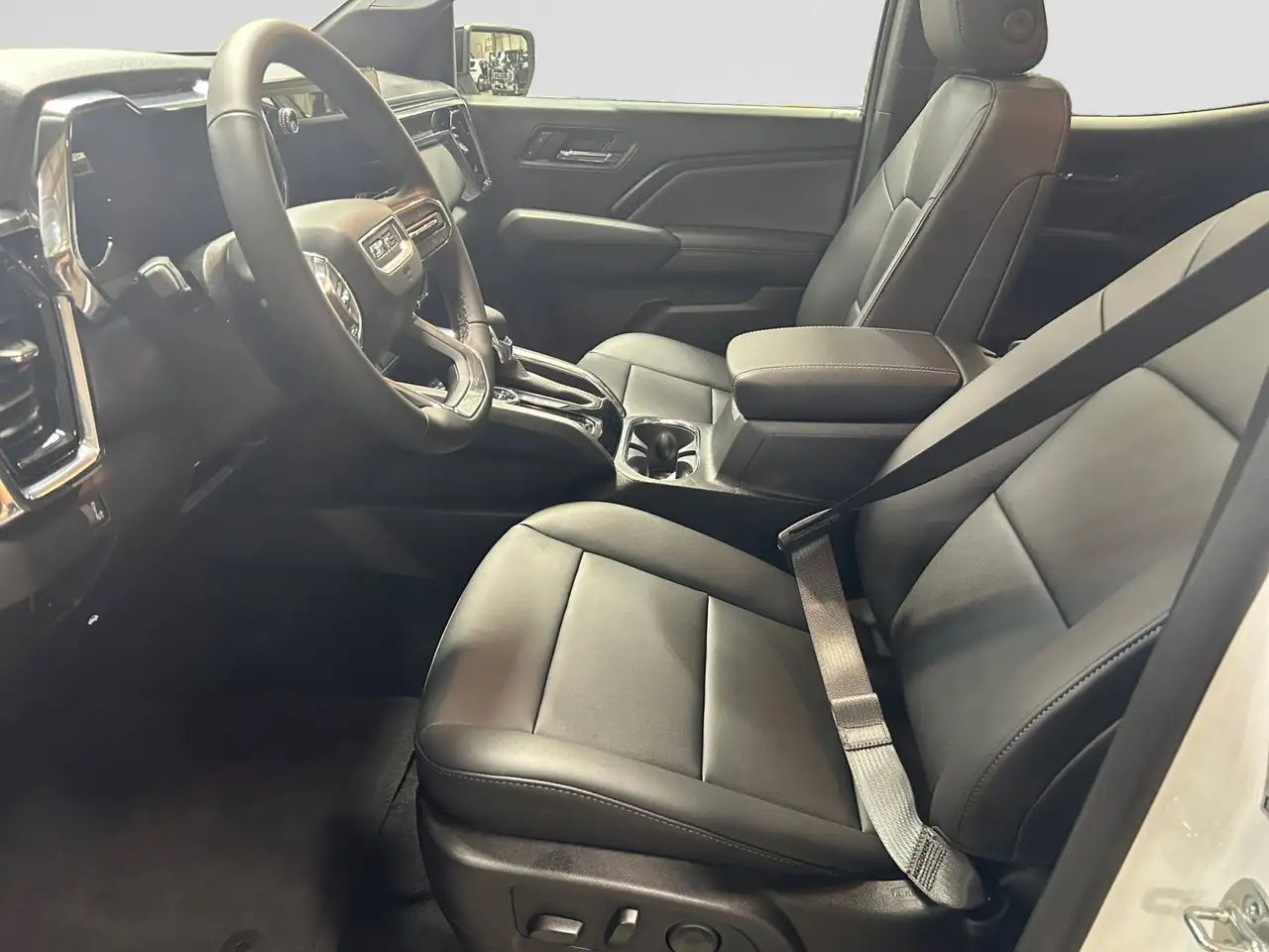GMC Canyon снимка GMC Canyon