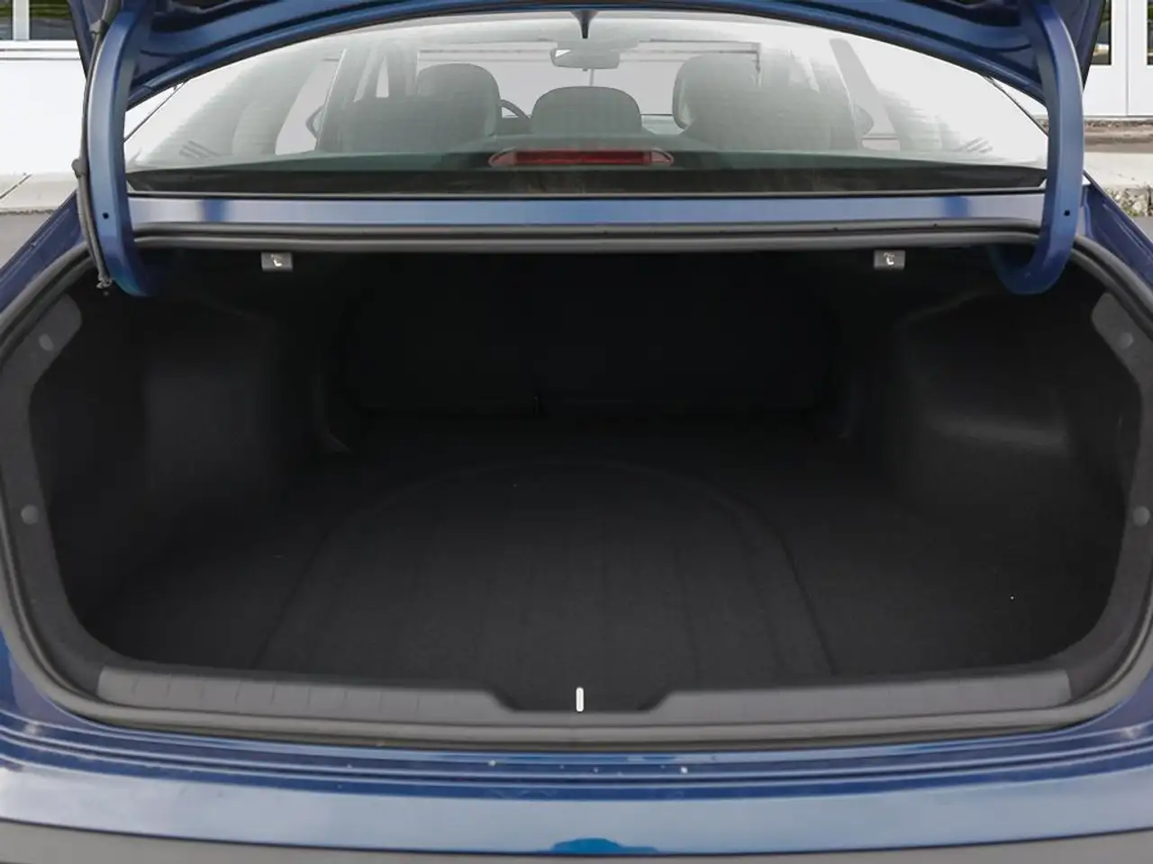 Kia K4 снимка Kia K4