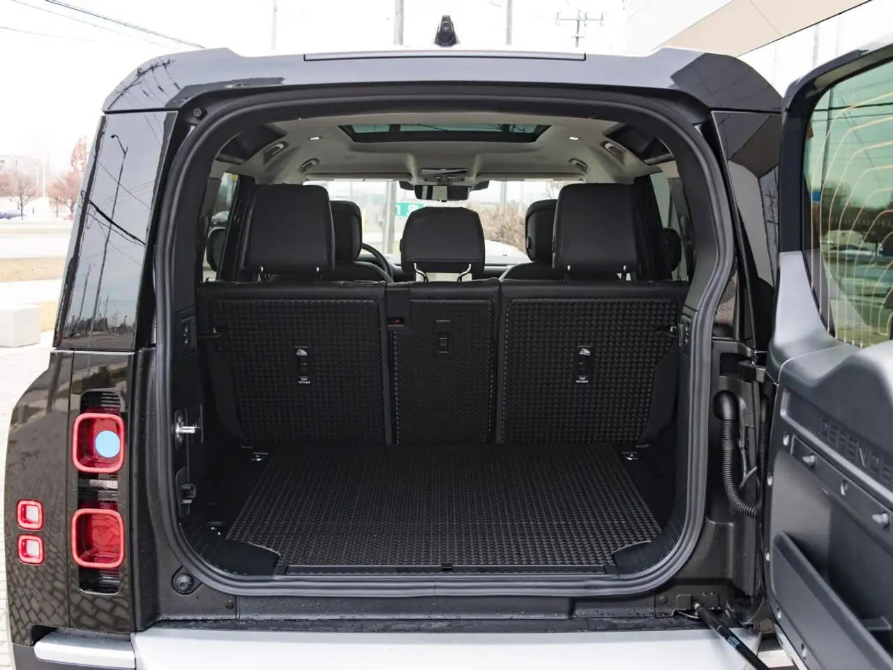 Land Rover Defender photo Land Rover Defender
