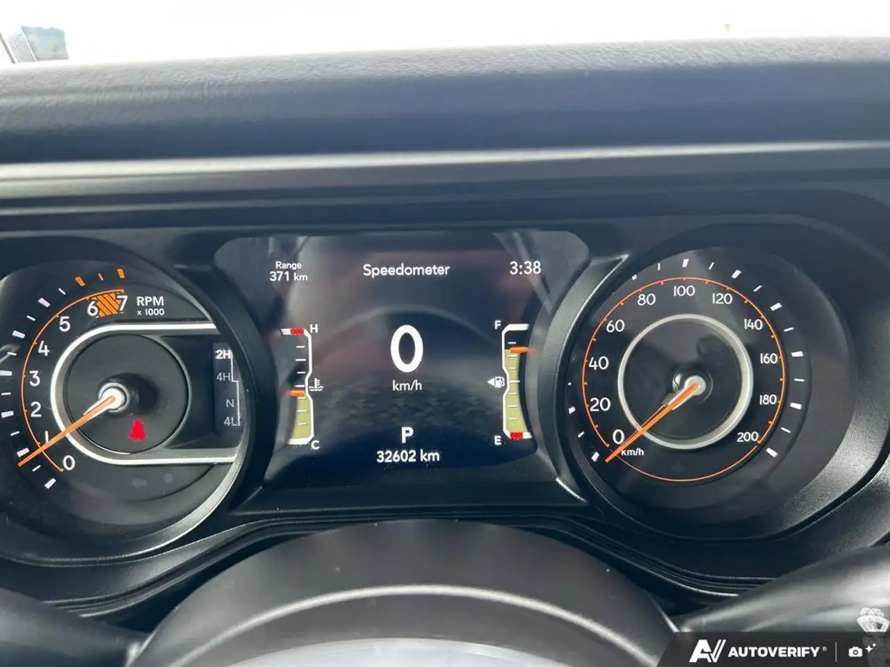 Jeep Wrangler снимка Jeep Wrangler