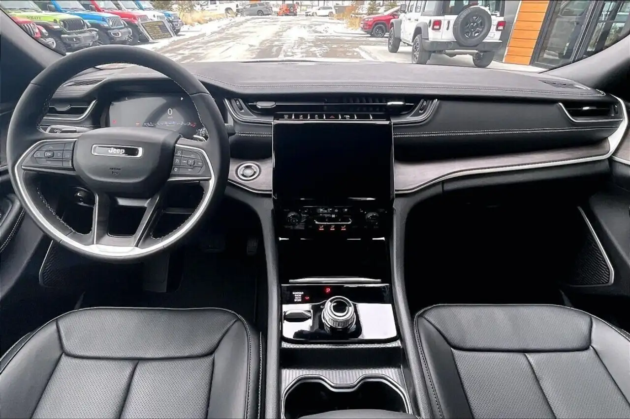 Jeep Grand Cherokee снимка Jeep Grand Cherokee