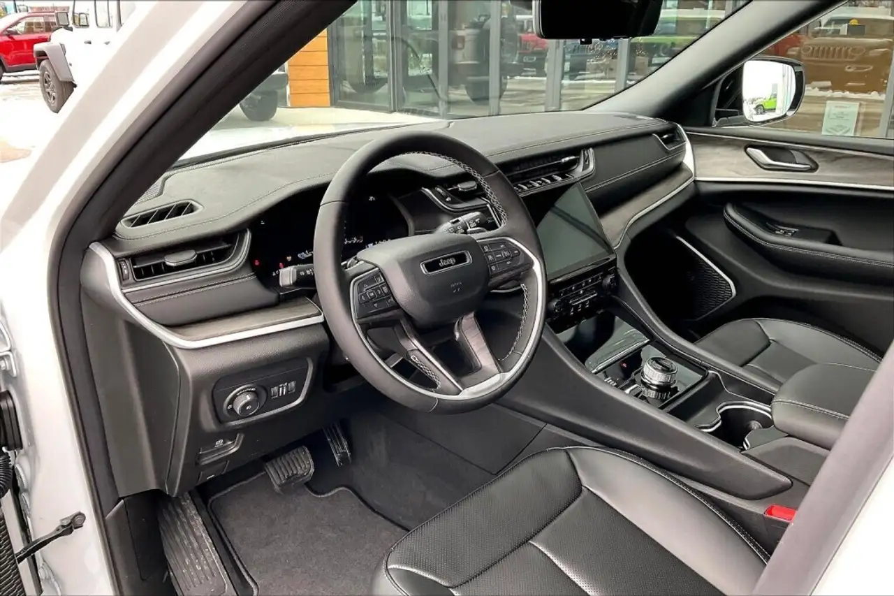 Jeep Grand Cherokee снимка Jeep Grand Cherokee