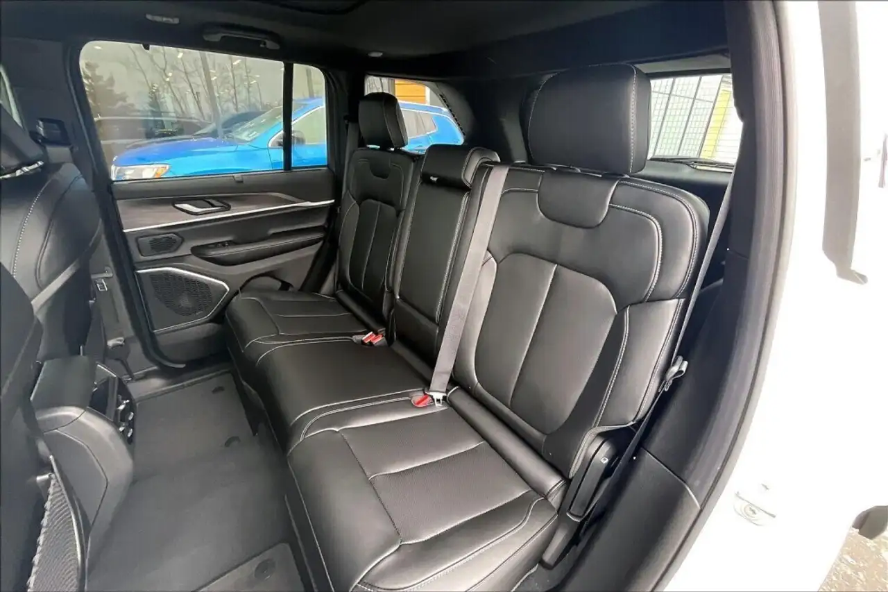 Jeep Grand Cherokee снимка Jeep Grand Cherokee