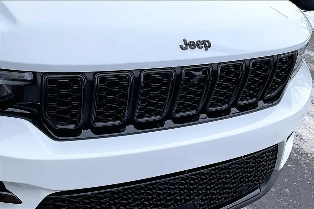 Jeep Grand Cherokee снимка Jeep Grand Cherokee