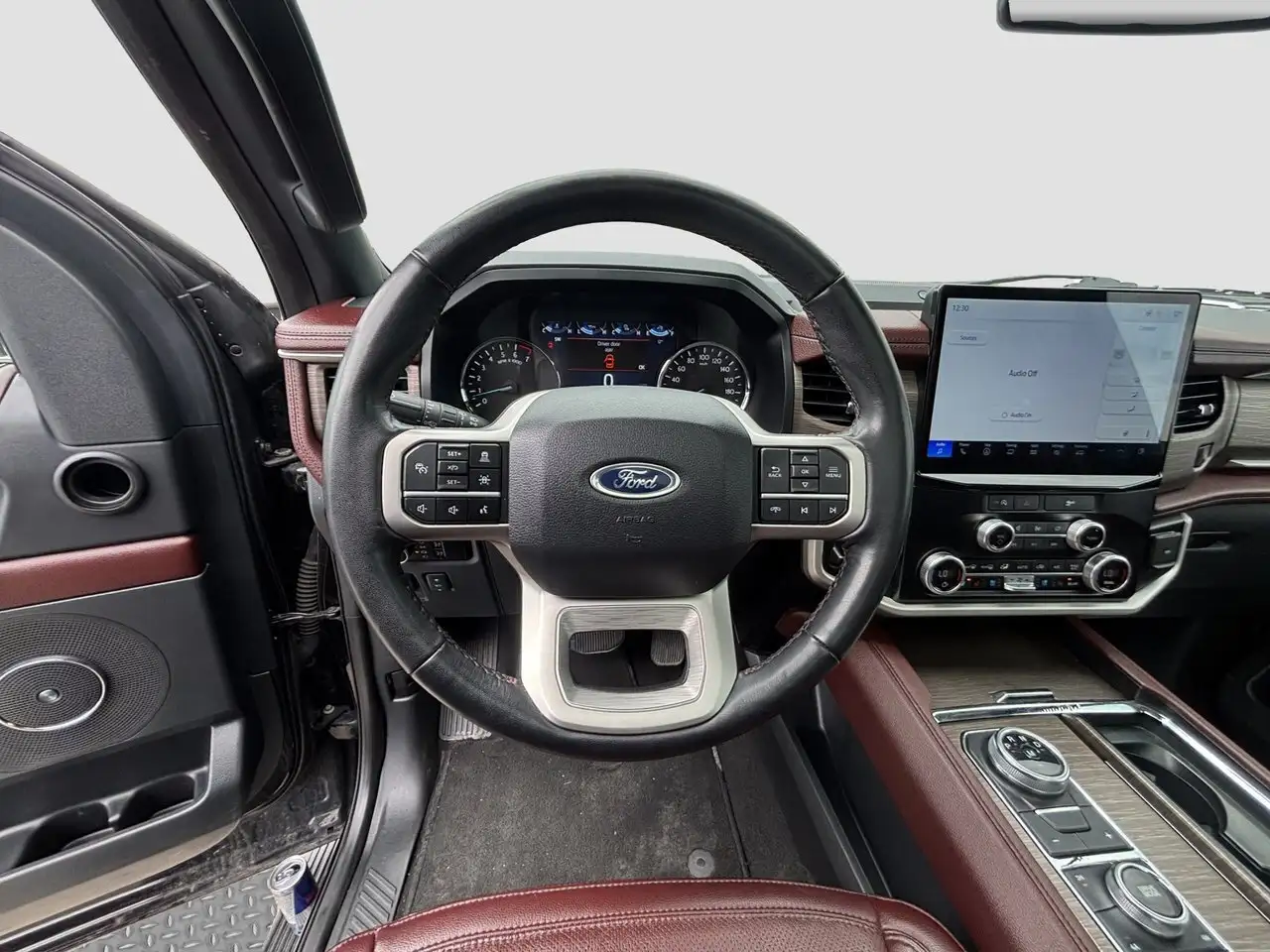 Ford Expedition снимка Ford Expedition