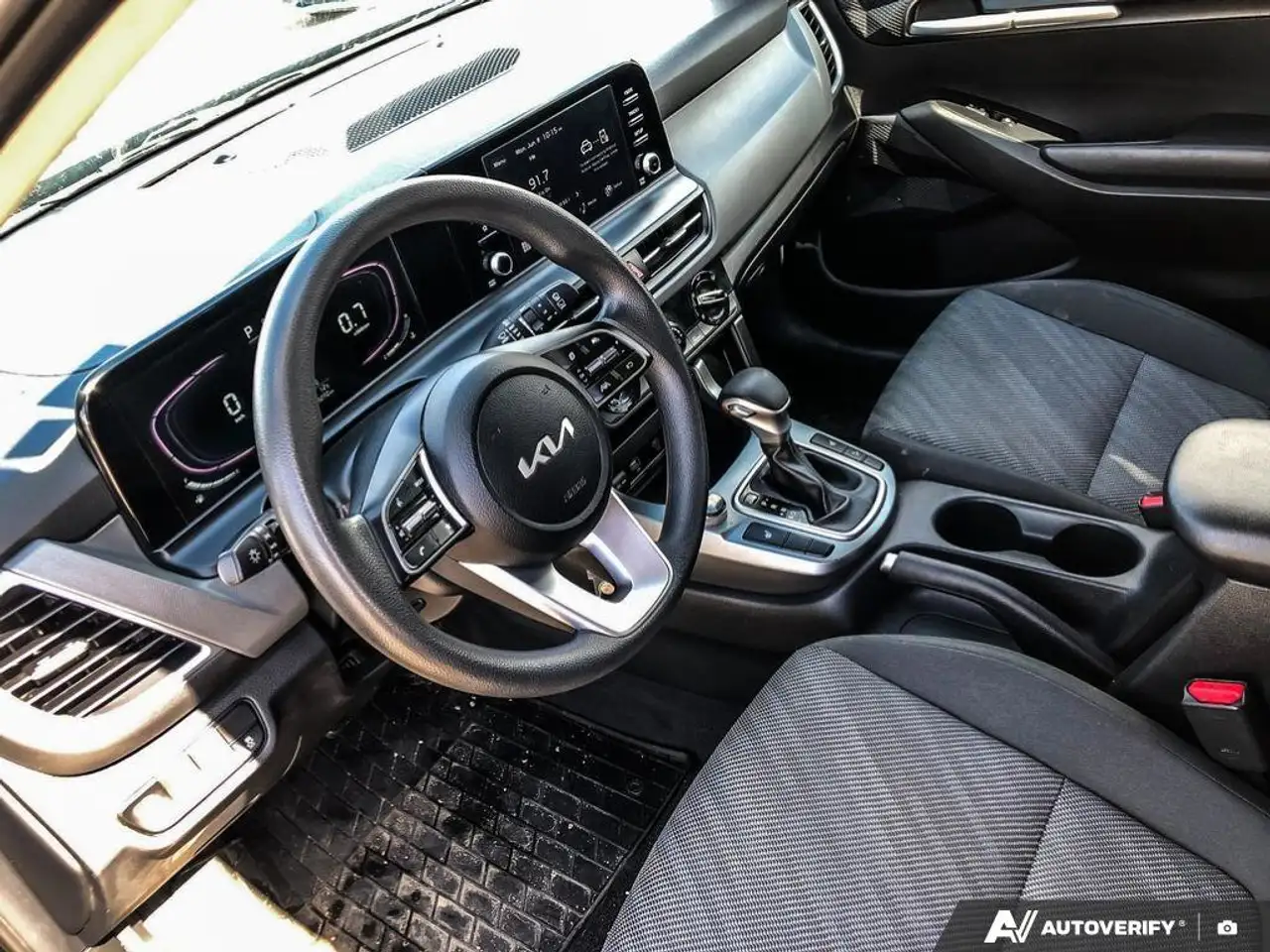 Kia Seltos photo Kia Seltos