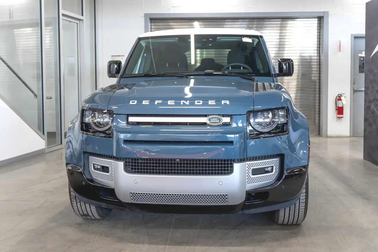 Land Rover Defender photo Land Rover Defender