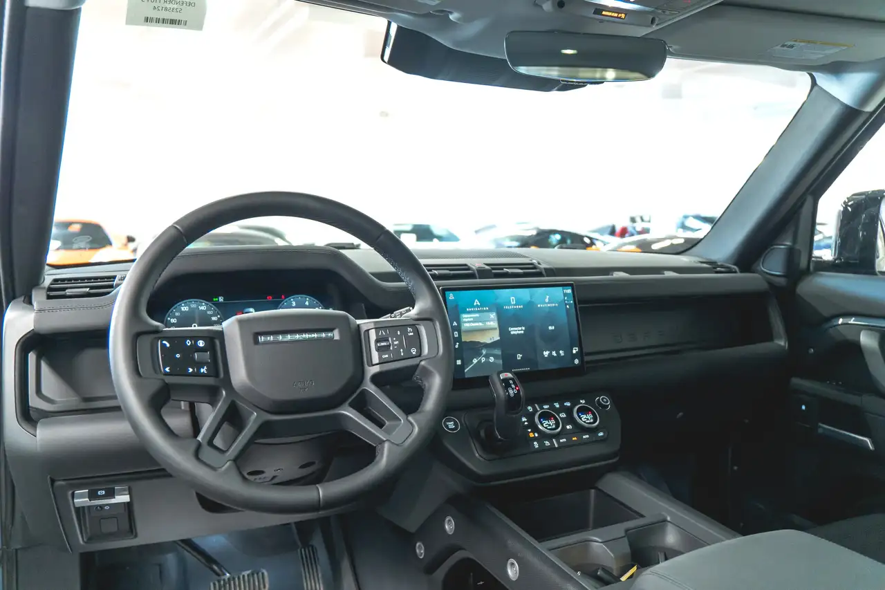 Land Rover Defender photo Land Rover Defender