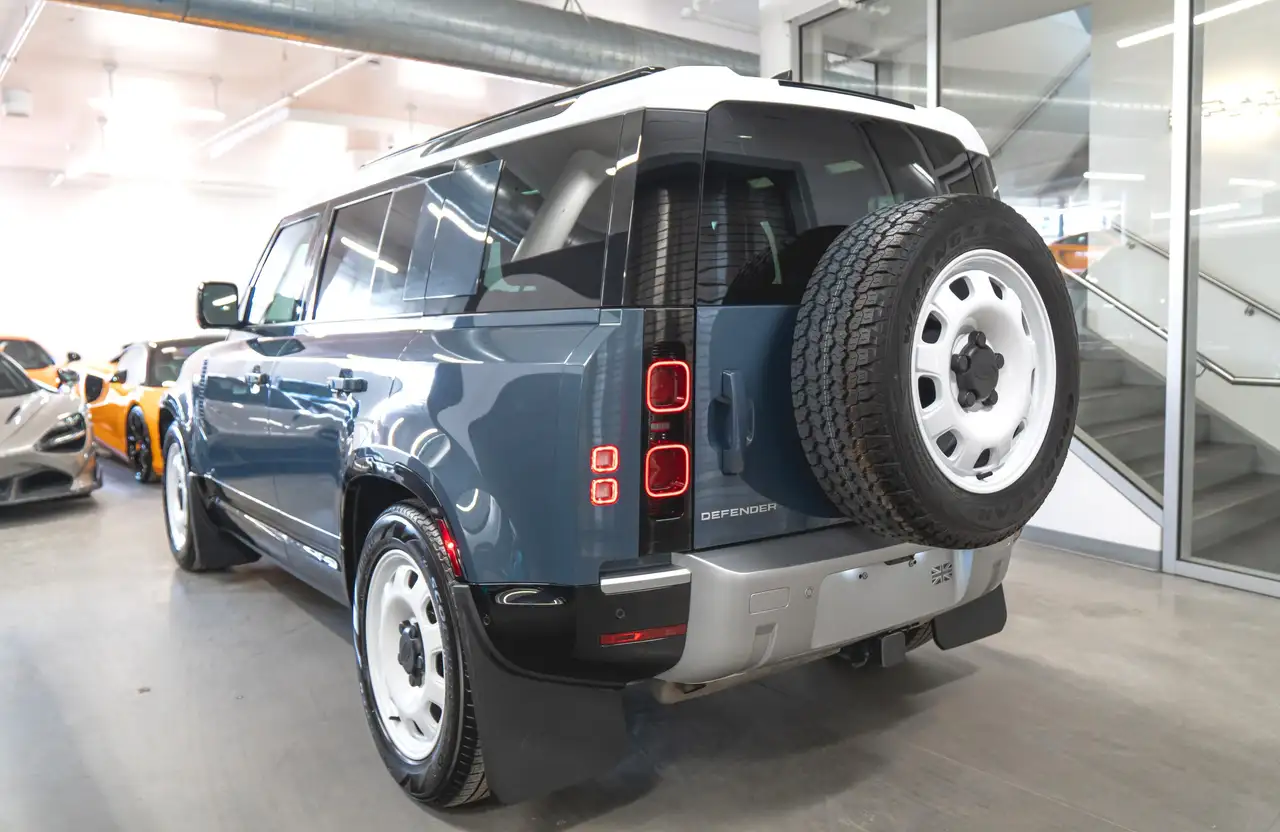Land Rover Defender photo Land Rover Defender