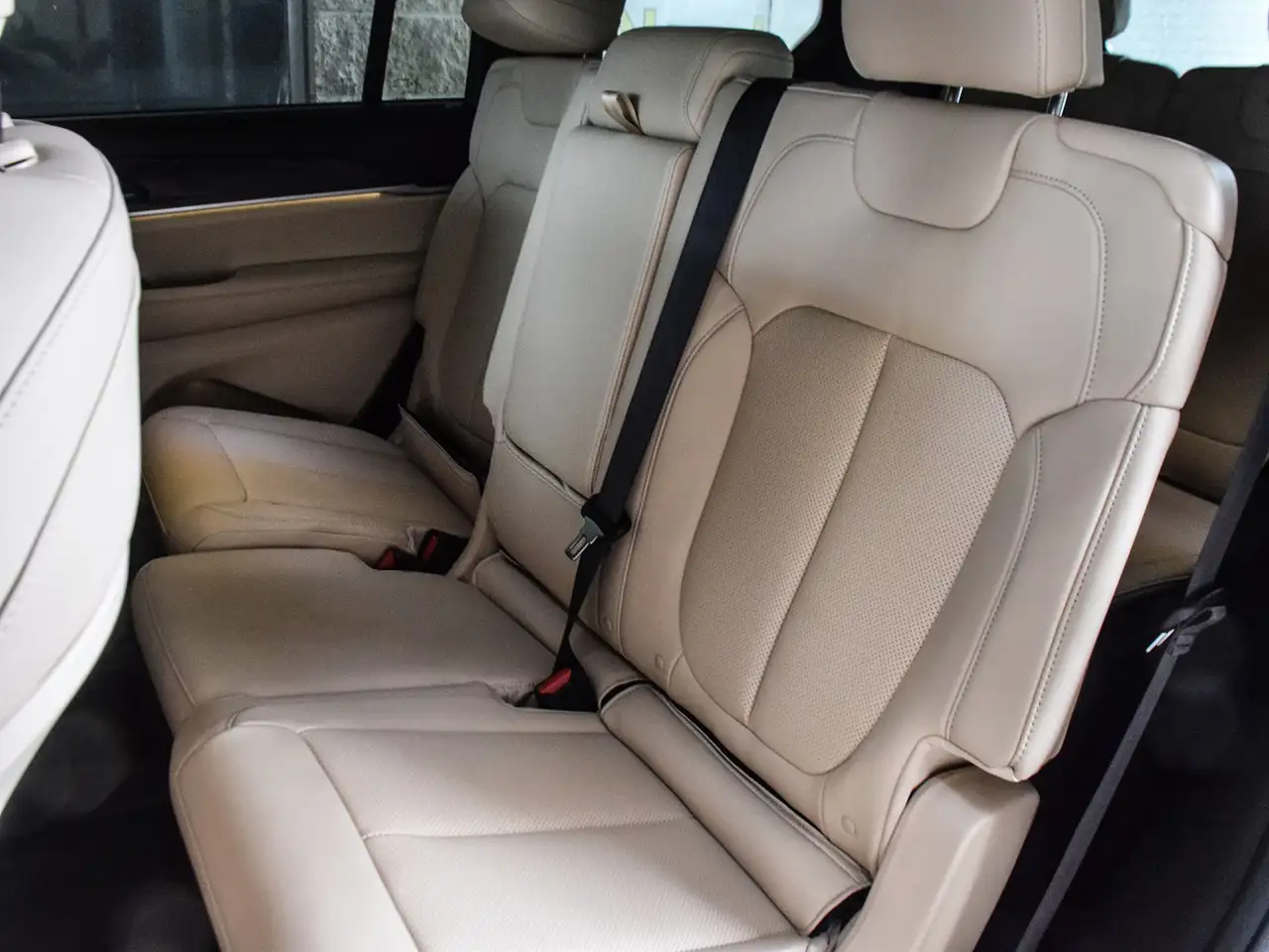Jeep Grand Cherokee photo Jeep Grand Cherokee