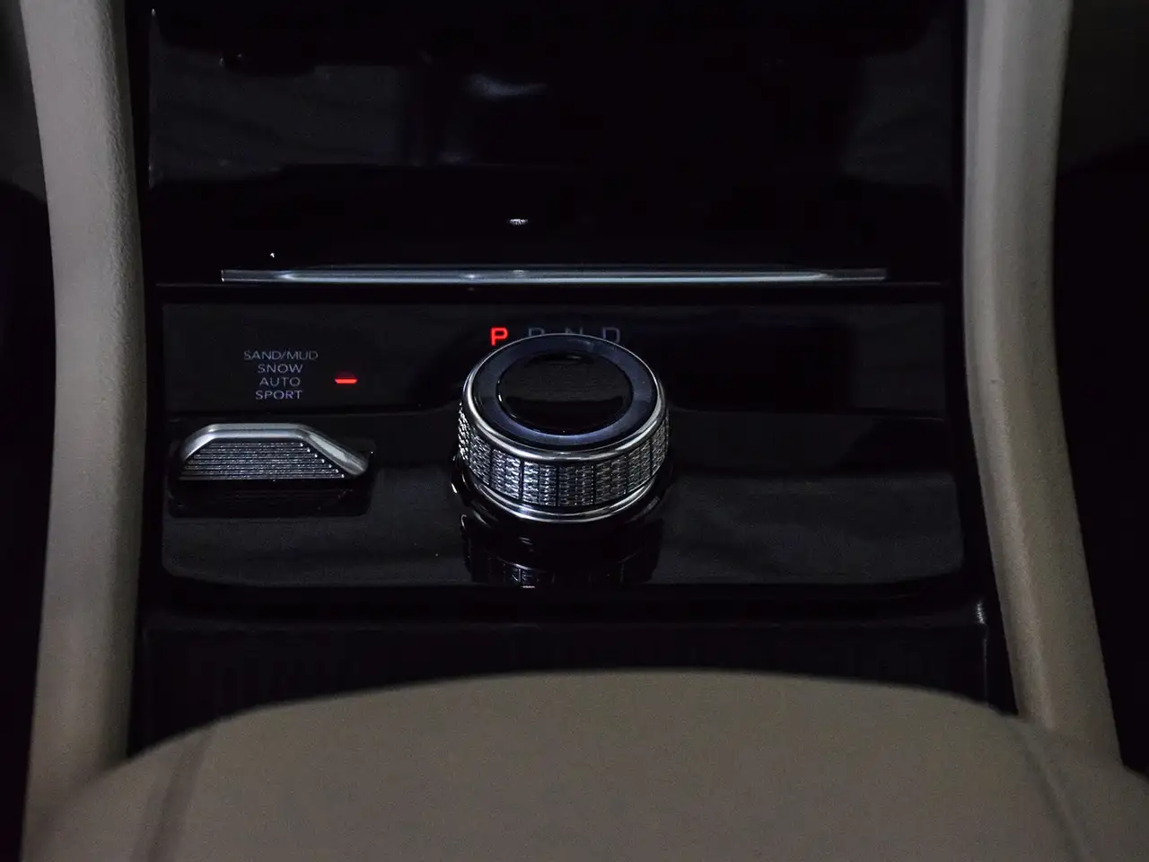 Jeep Grand Cherokee photo Jeep Grand Cherokee