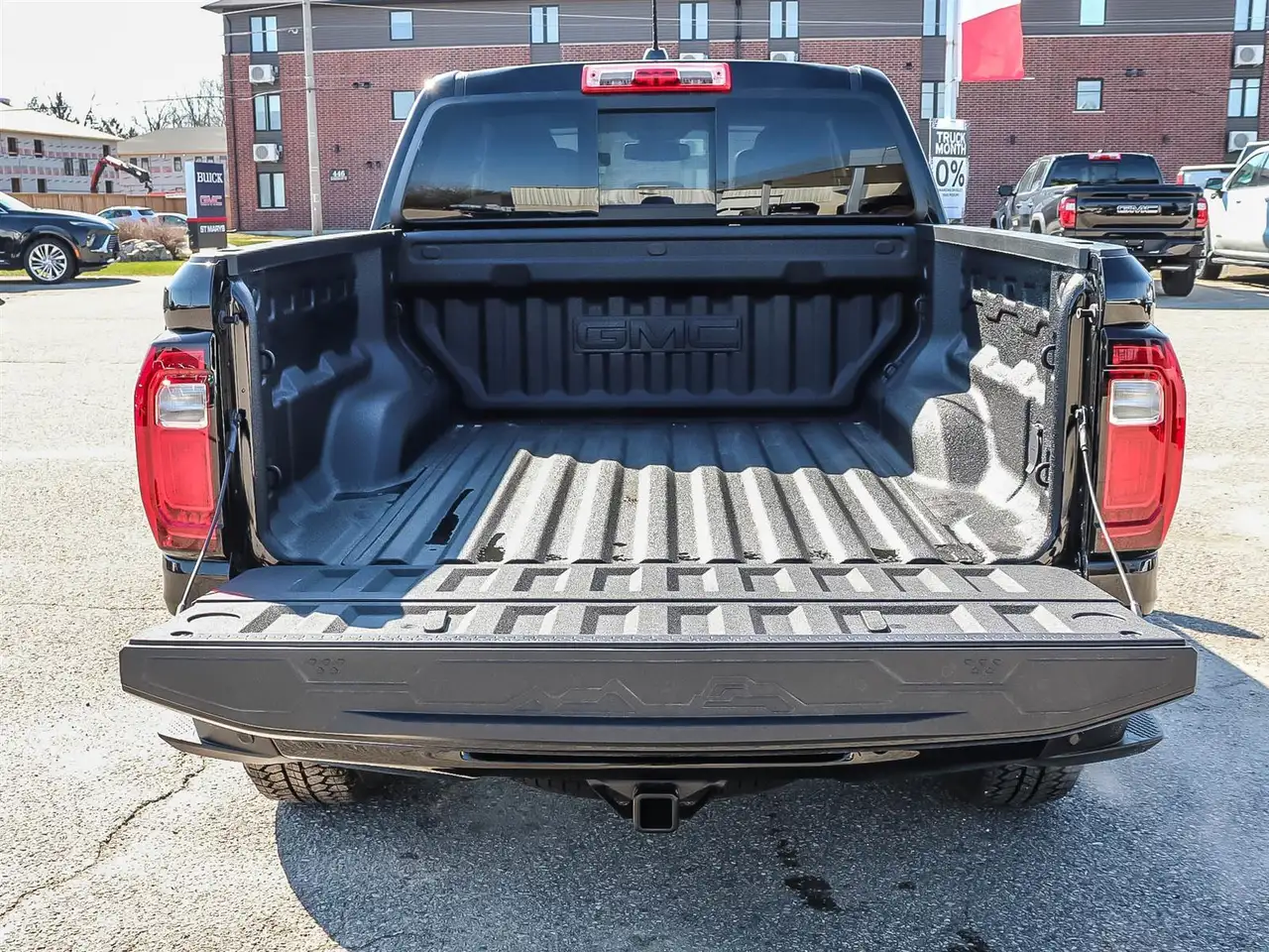 GMC Canyon снимка GMC Canyon