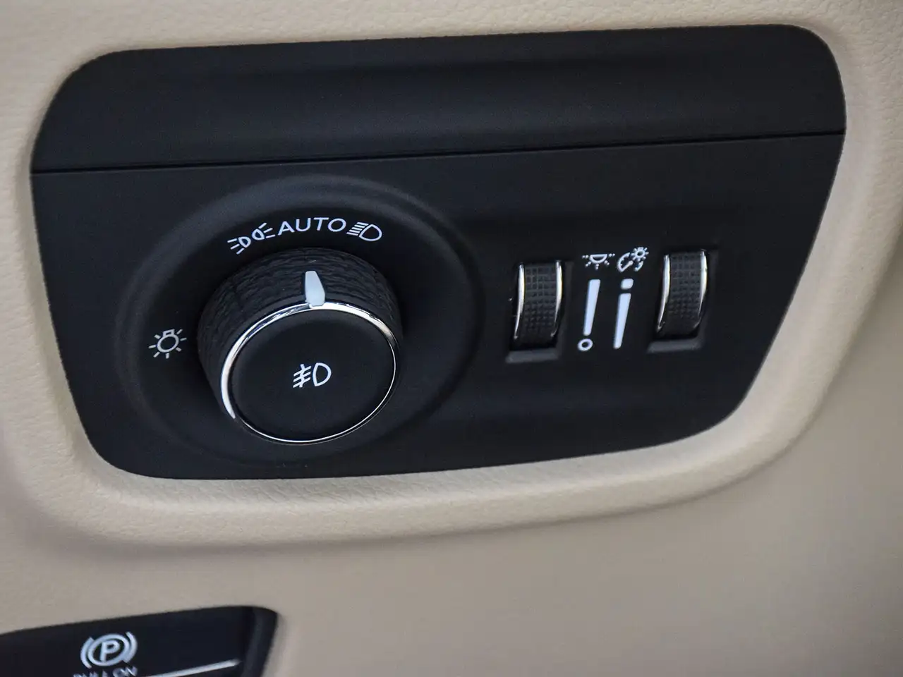 Jeep Grand Cherokee photo Jeep Grand Cherokee