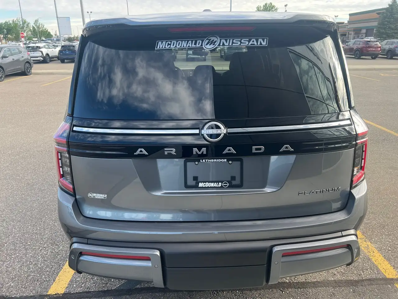 Nissan Armada снимка Nissan Armada