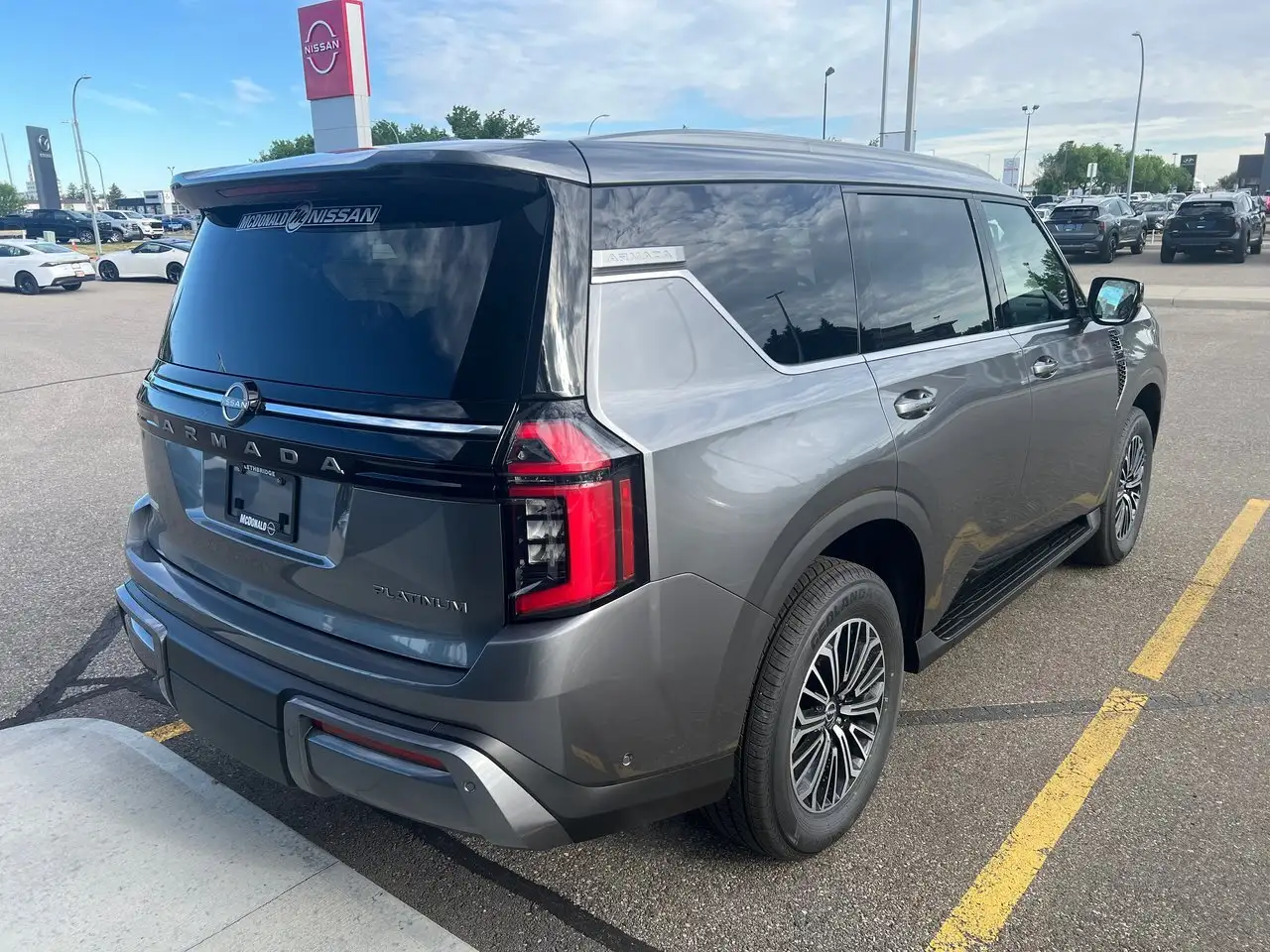 Nissan Armada снимка Nissan Armada