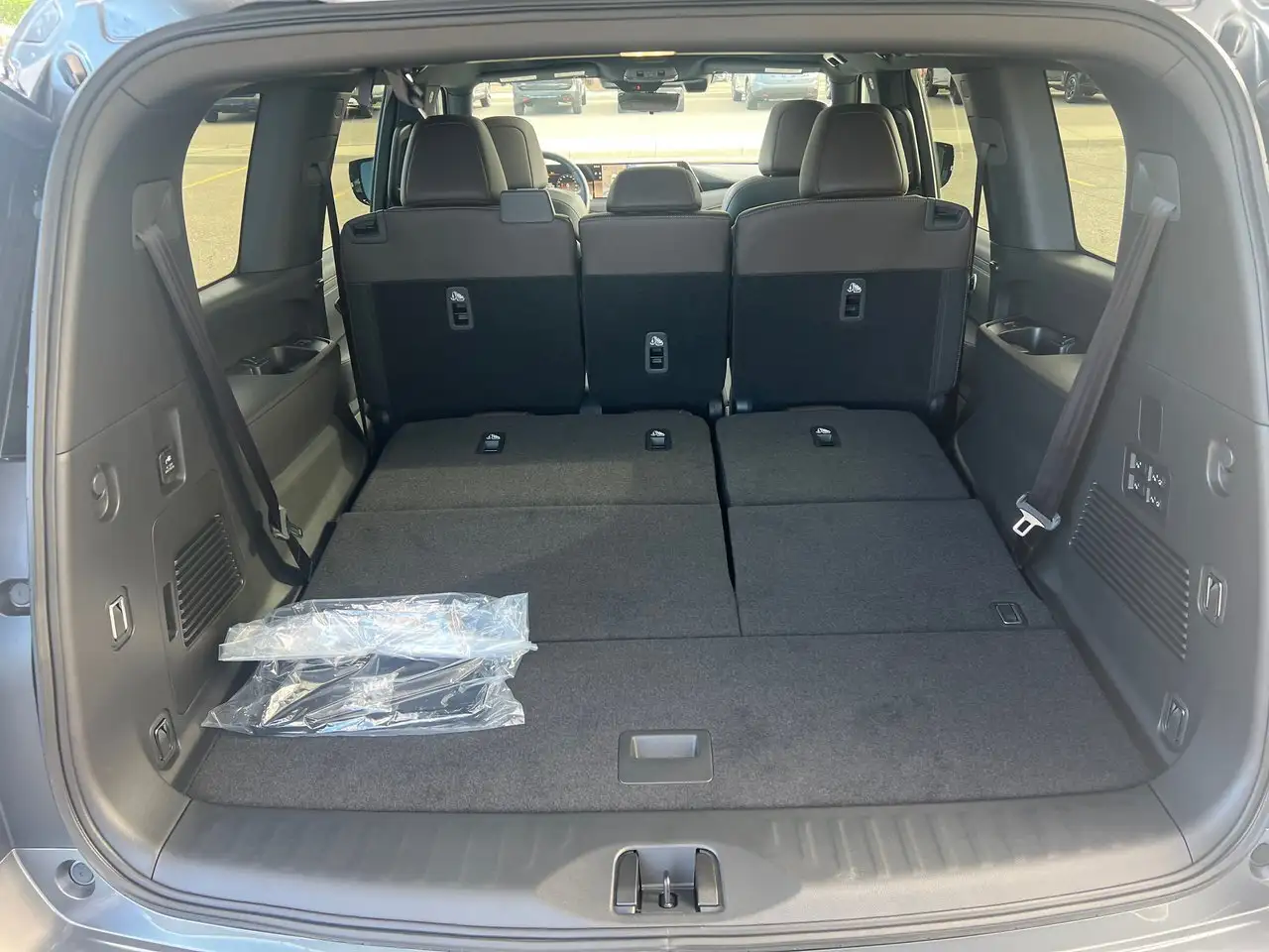 Nissan Armada снимка Nissan Armada