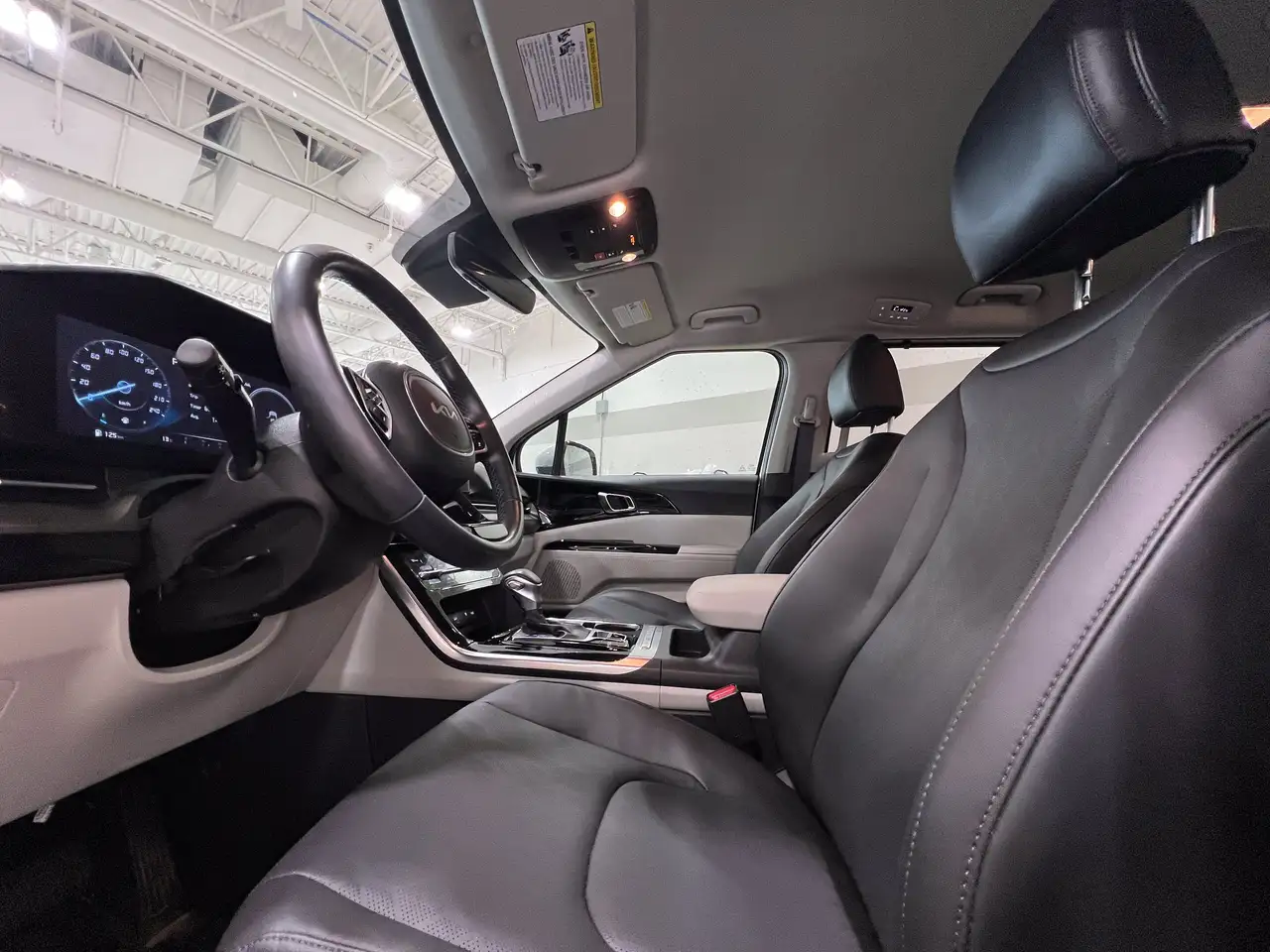 Kia Carnival photo Kia Carnival