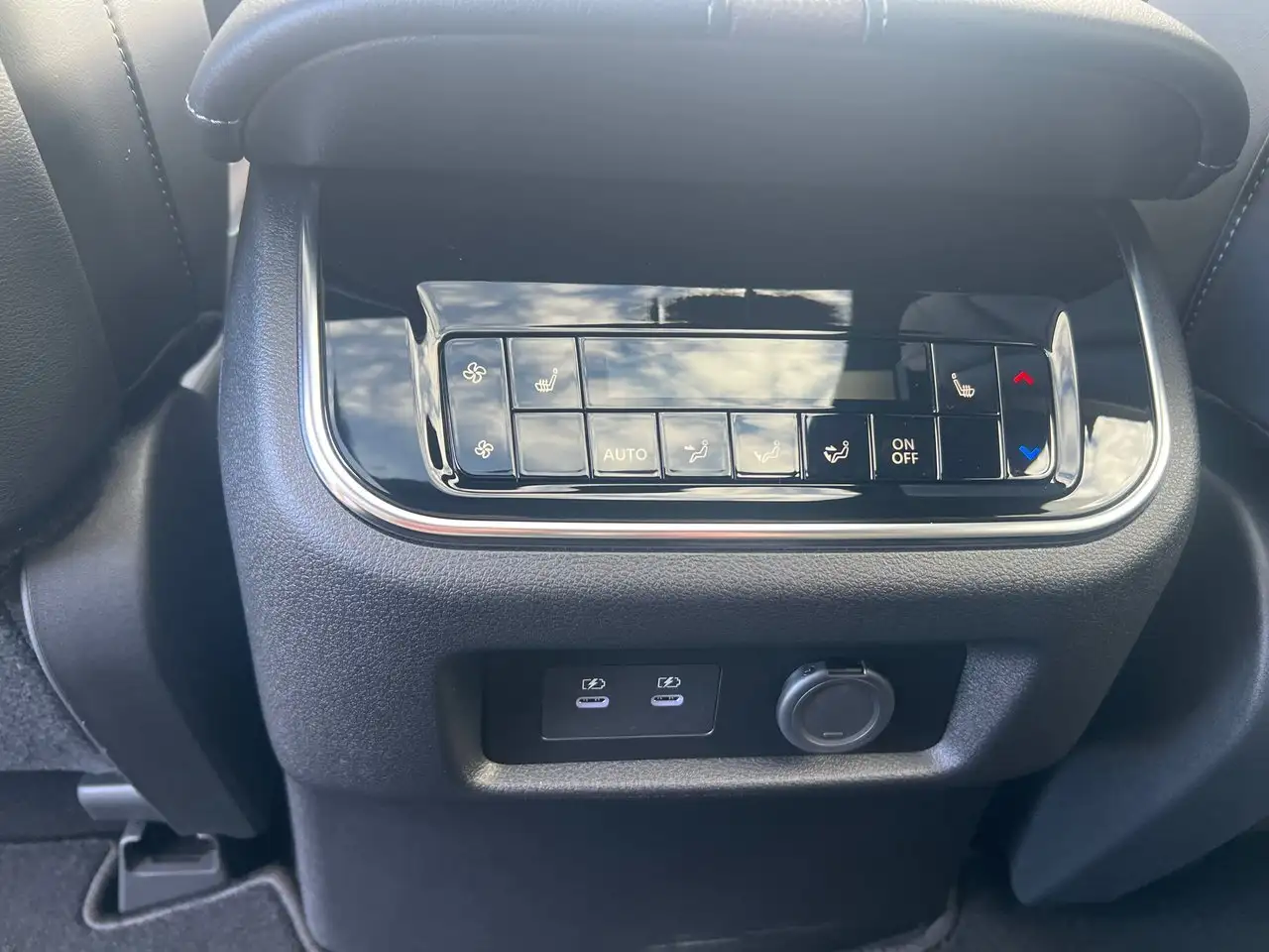 Nissan Armada снимка Nissan Armada
